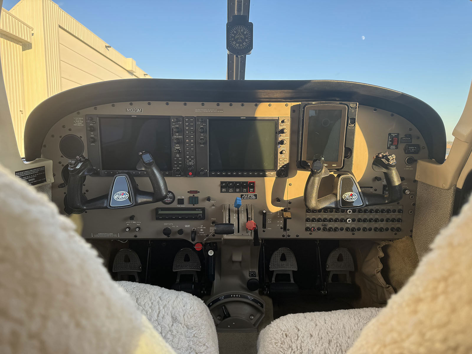 2004 Piper PA-32R-301T Saratoga 2 TC - Interior