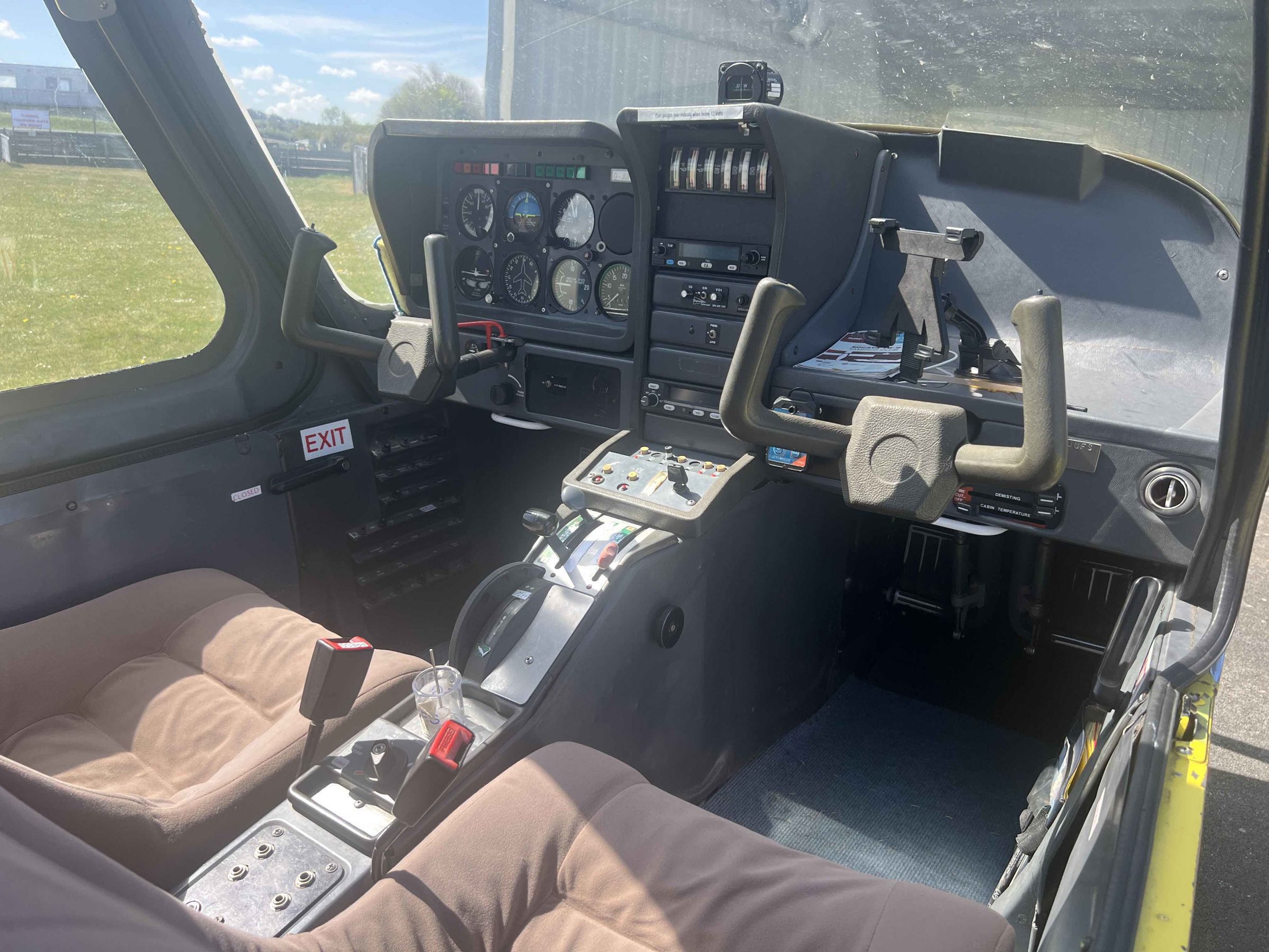 1989 Socata ST-9 Tampico - Interior