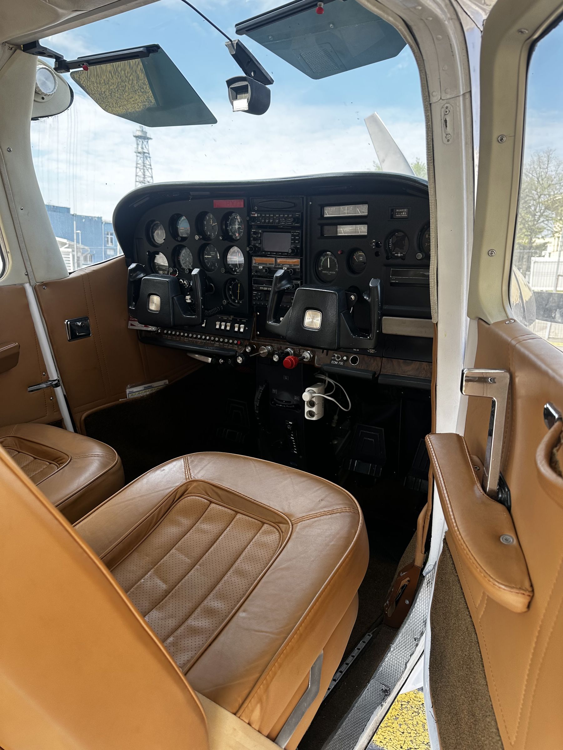 1975 Cessna 182P Skylane - Interior
