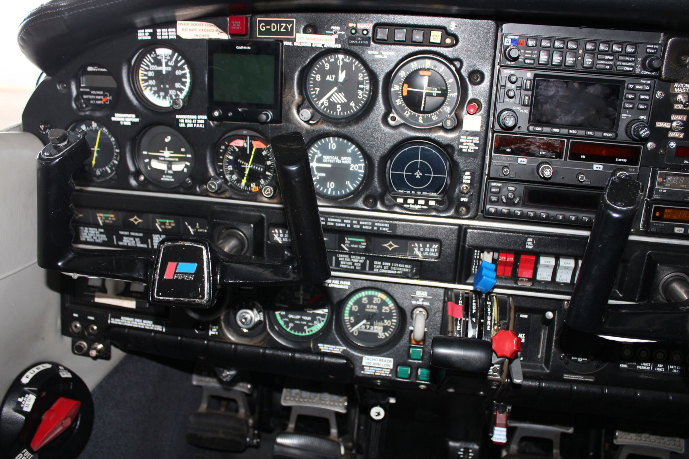 1977 Piper PA-28R-201T Turbo Arrow III - Interior