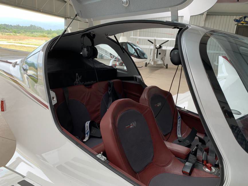 2017 Alpi Aviation Pioneer 400 - Interior