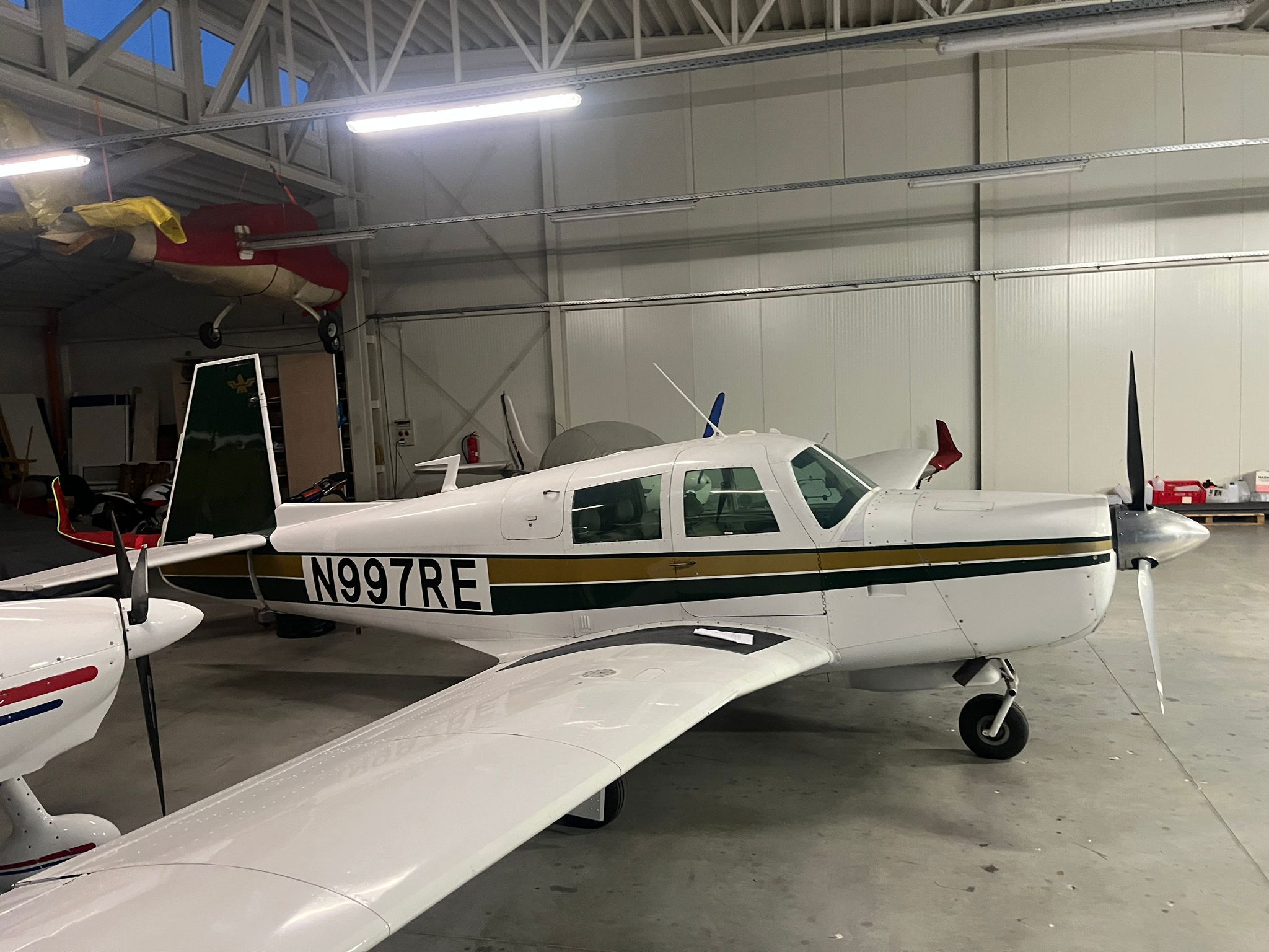 1966 Mooney M20E Super 21 - Exterior