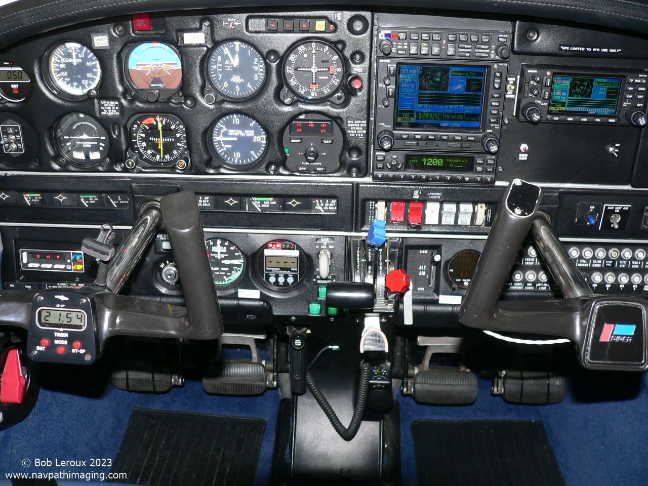 1981 Piper PA-28RT-201T Turbo Arrow IV - Interior