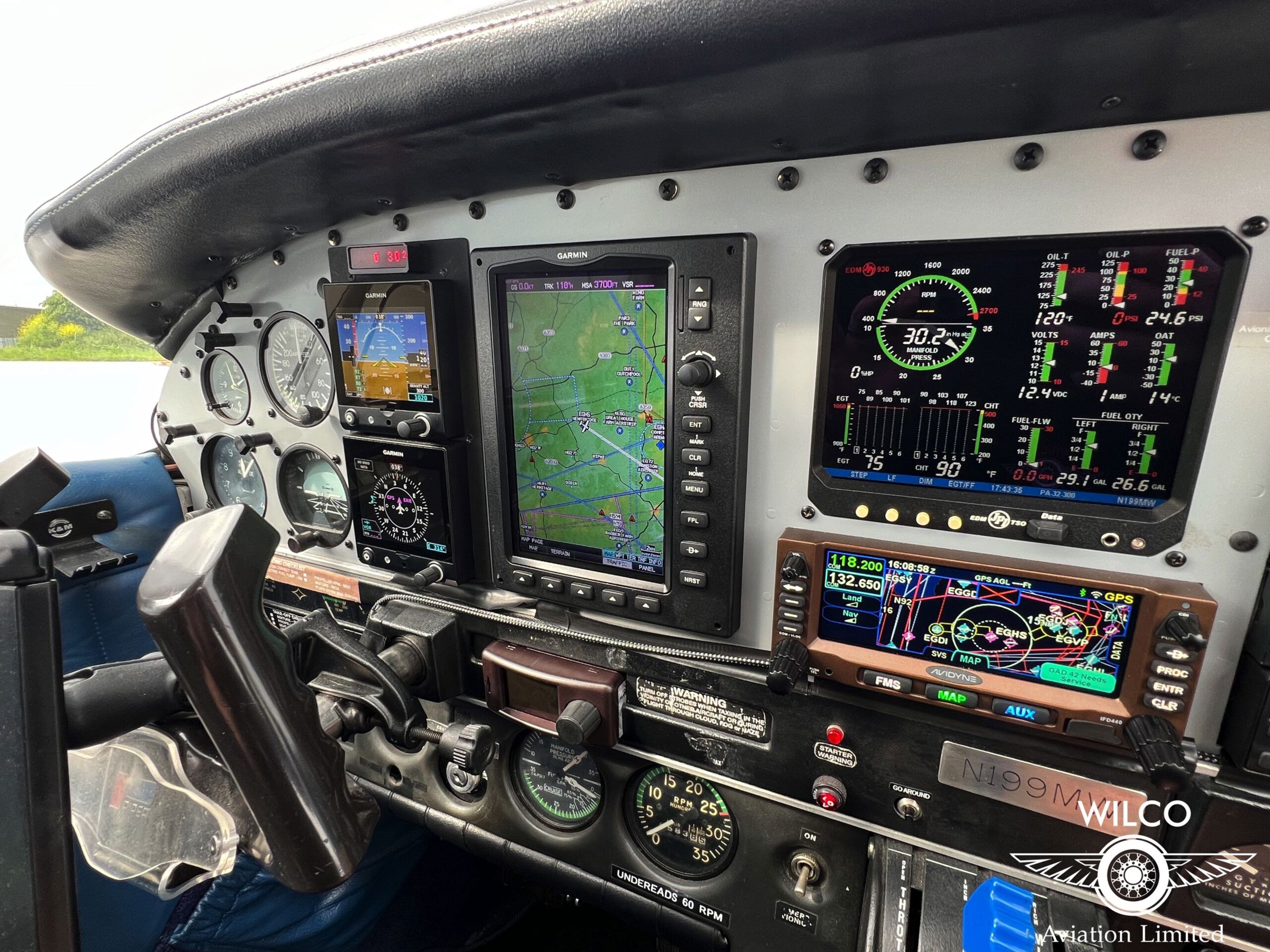 1979 Piper PA-32-300 Cherokee Six - Interior