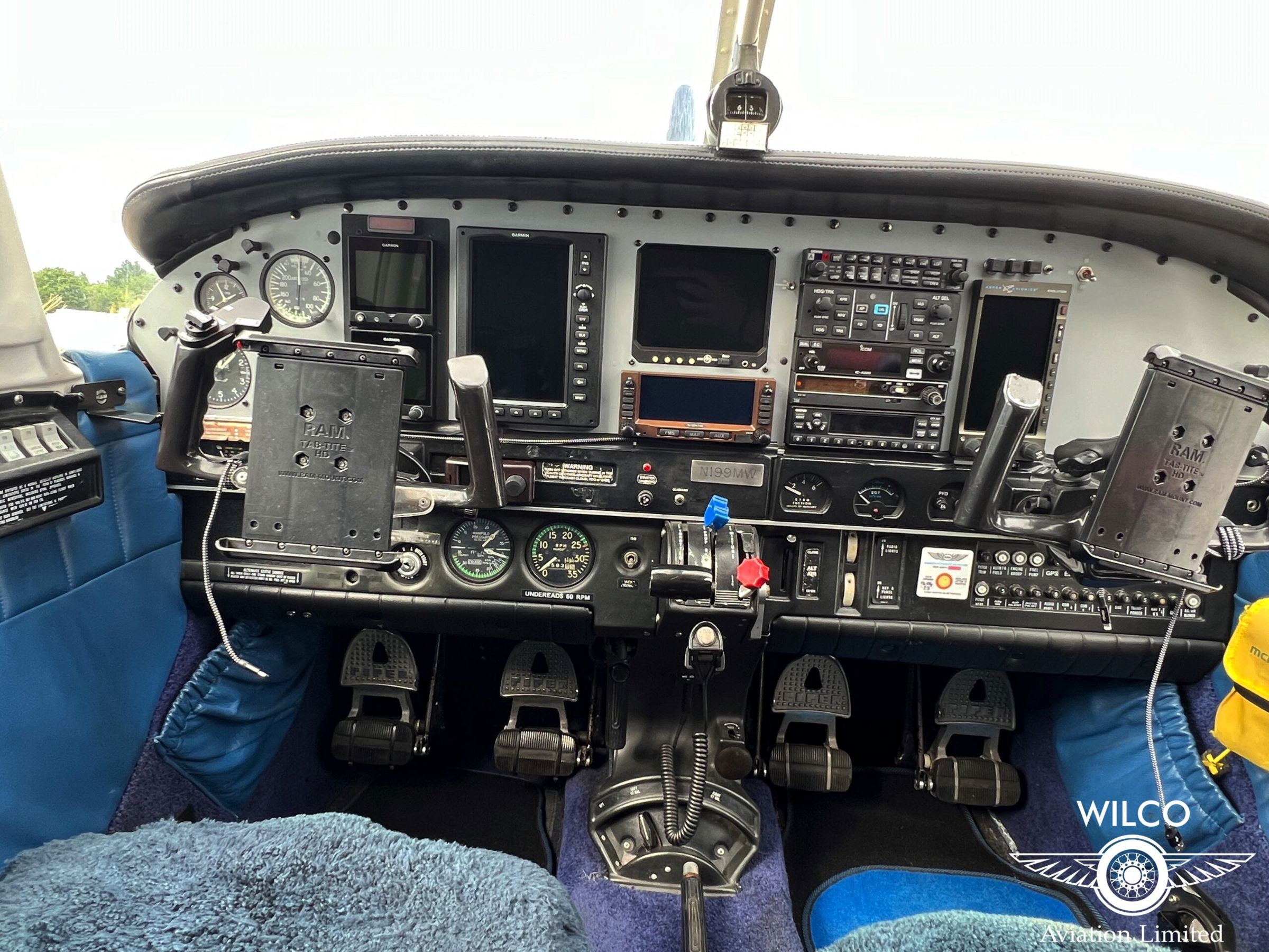 1979 Piper PA-32-300 Cherokee Six - Interior