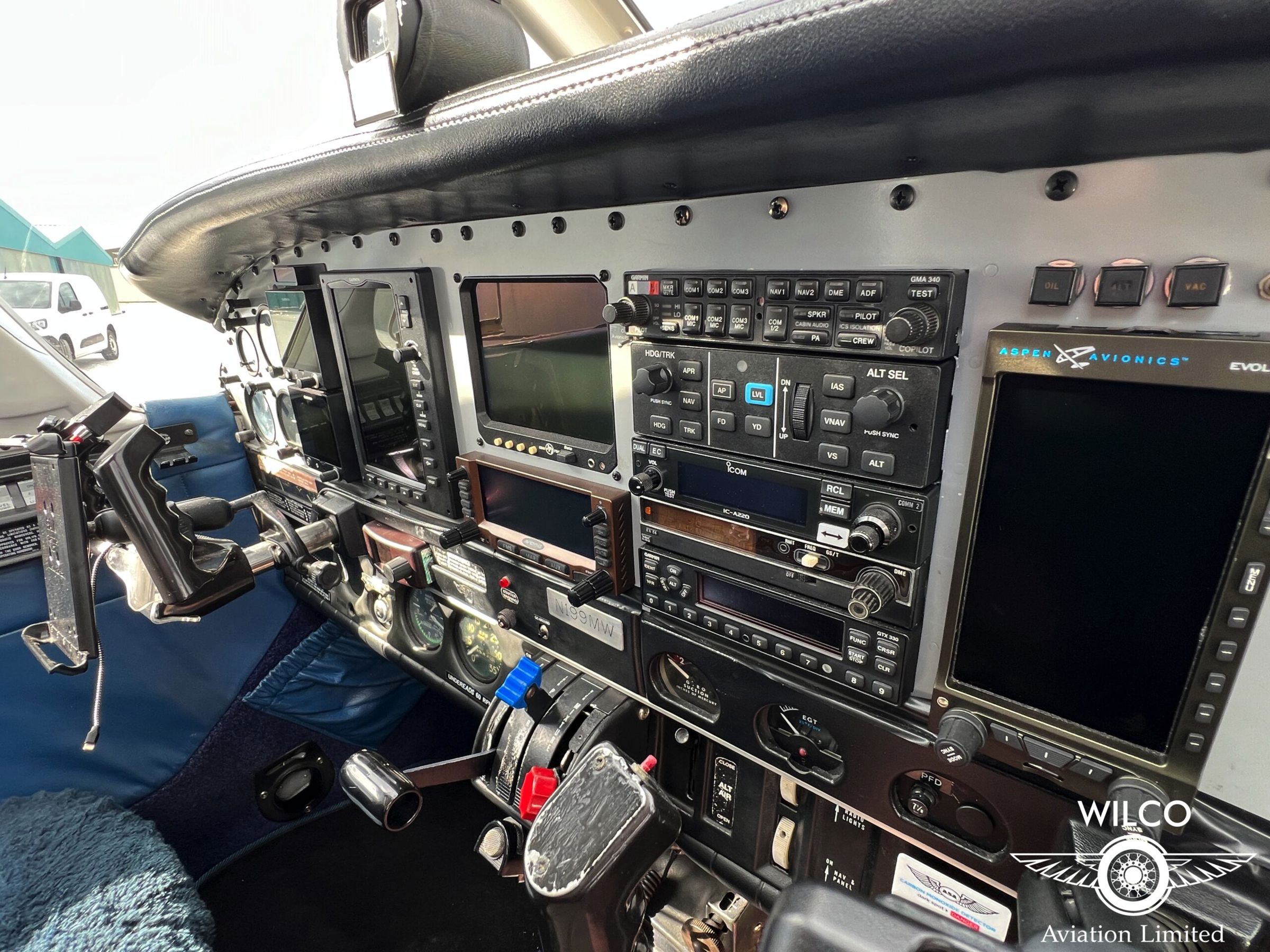 1979 Piper PA-32-300 Cherokee Six - Interior