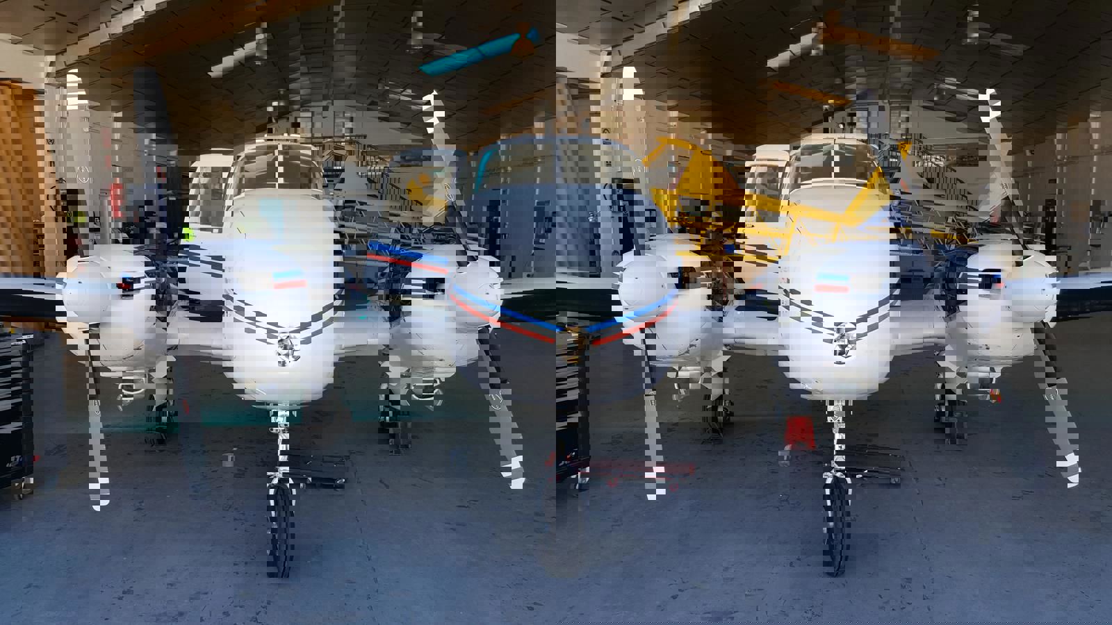 1969 Piper PA-23-250 Aztec D - Exterior