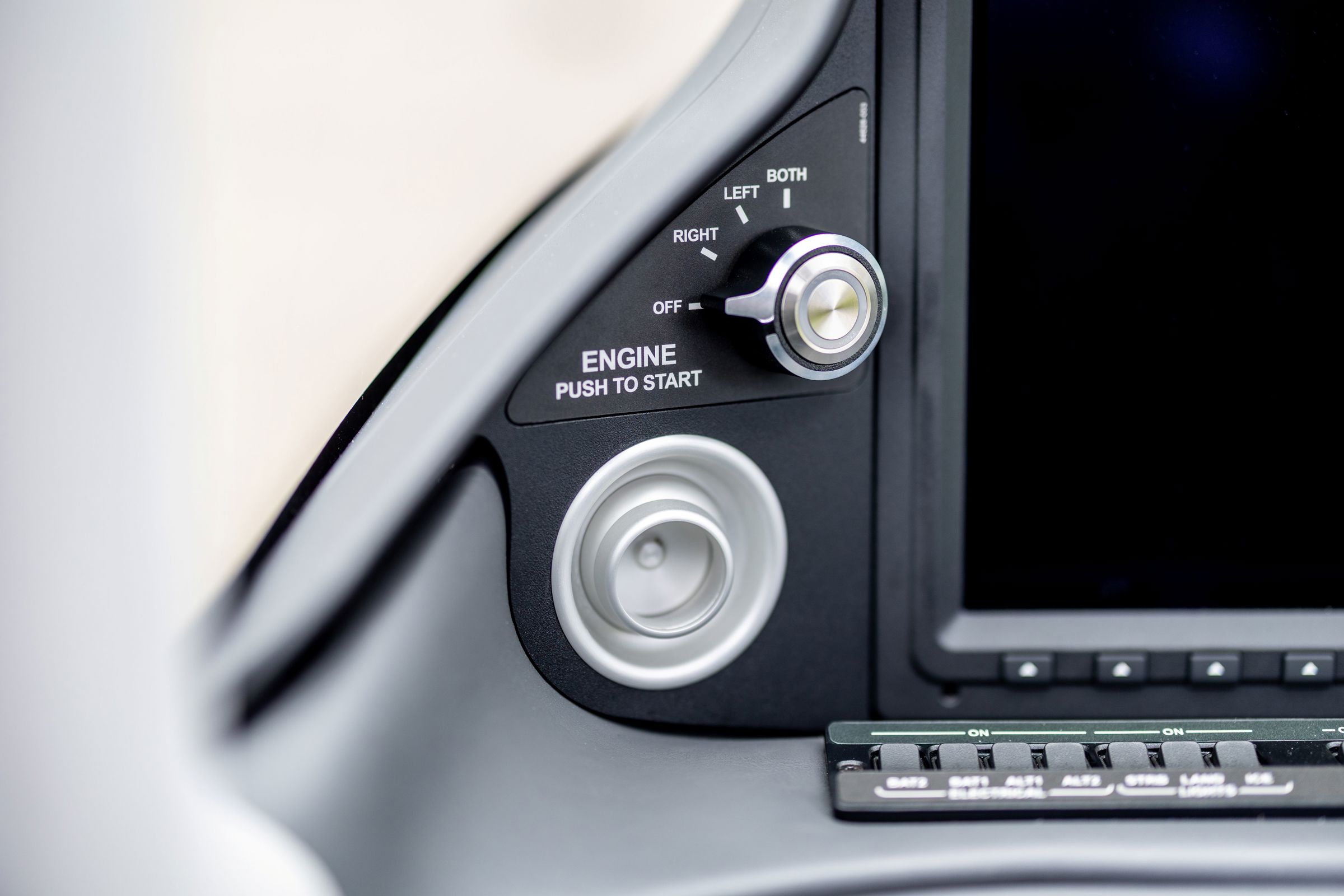 2025 Cirrus SR22T - Interior