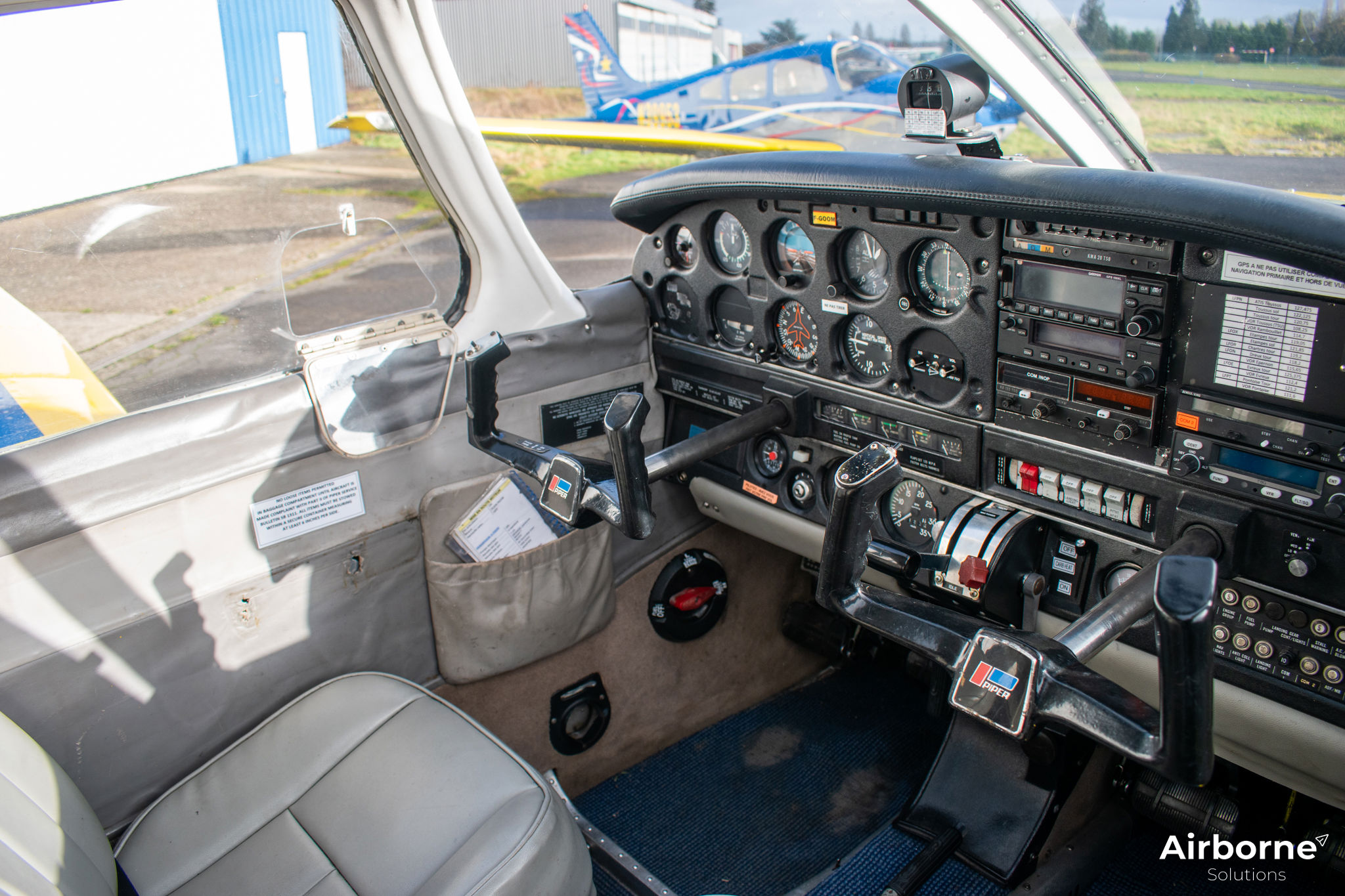 1975 Piper PA-28-151 Cherokee Warrior - Interior