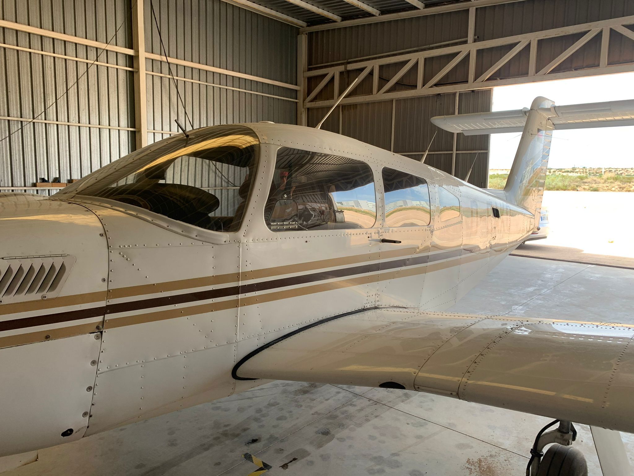 1981 Piper PA-28RT-201T Turbo Arrow IV - Exterior