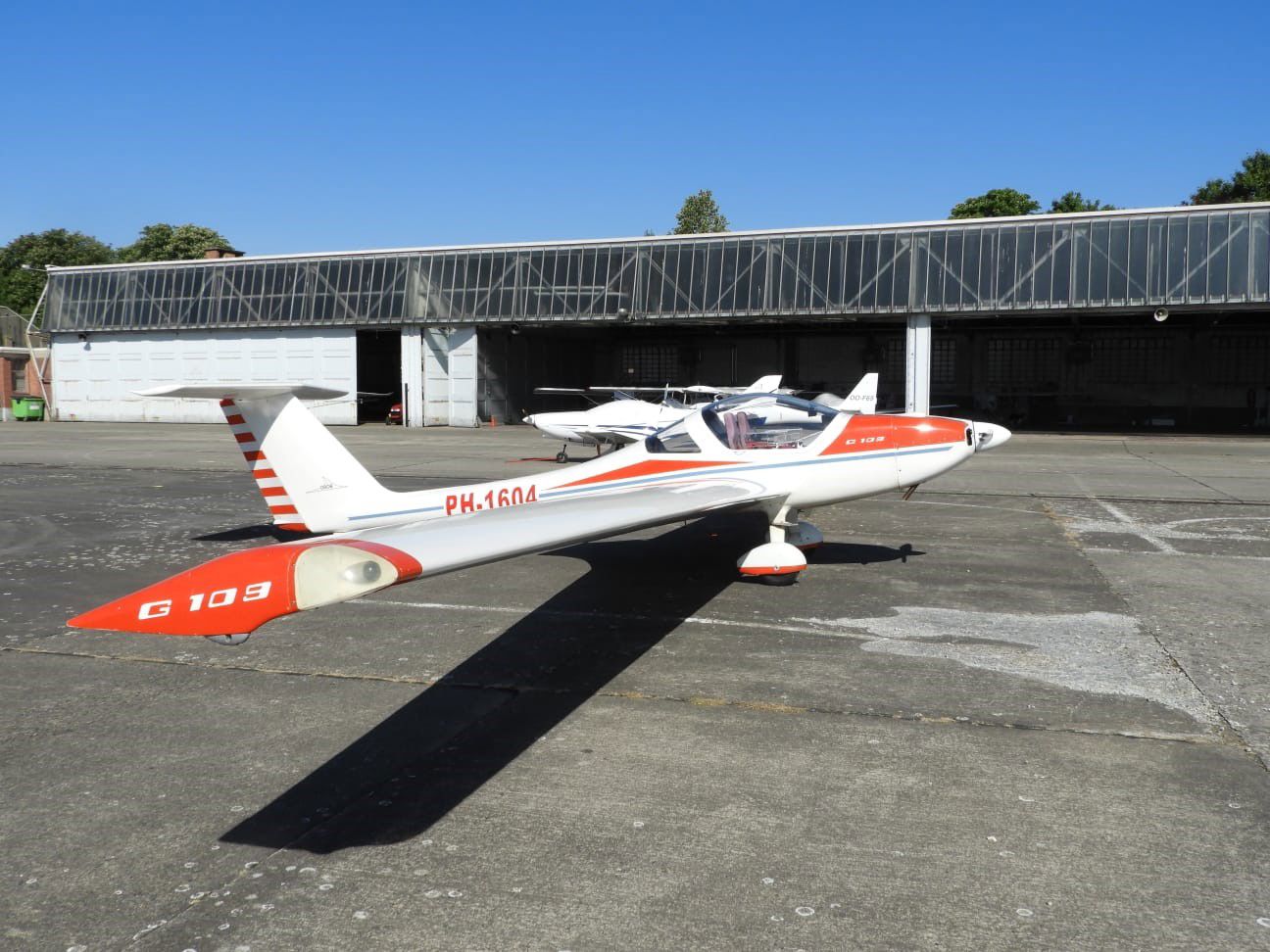 1981 Grob G 109 - Exterior