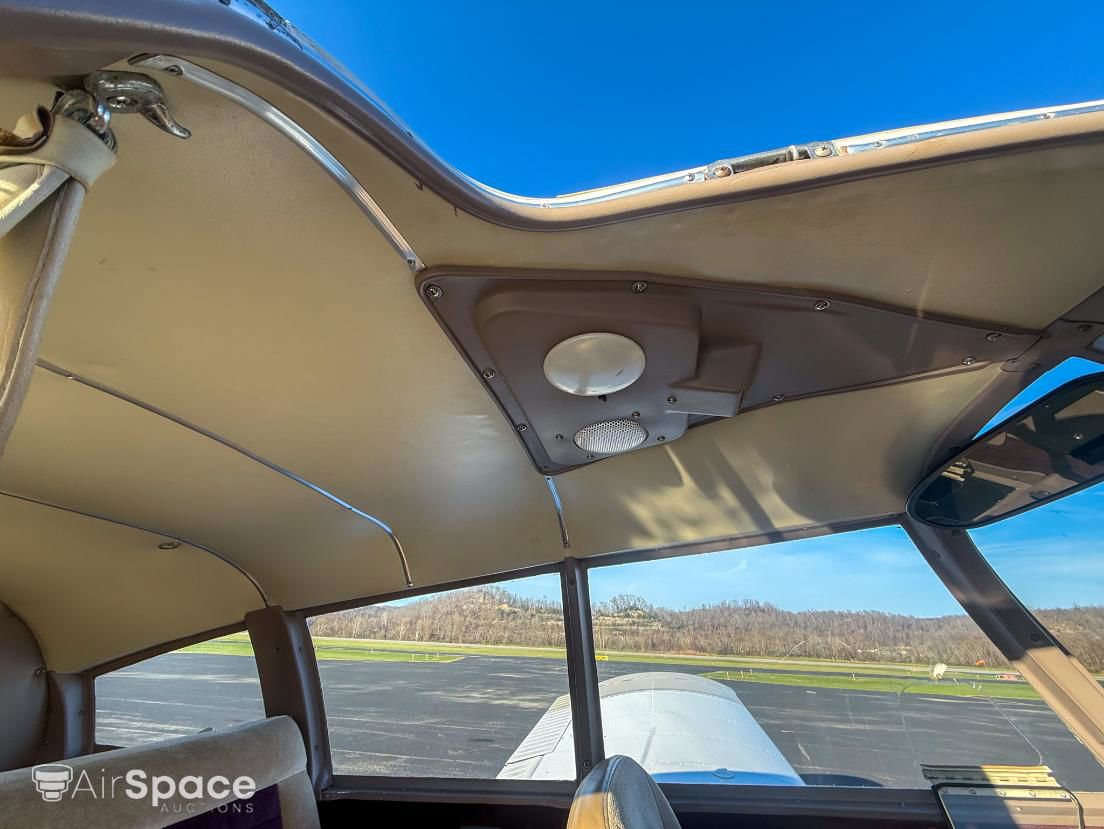 1968 Piper PA-28R-180 Arrow - Interior