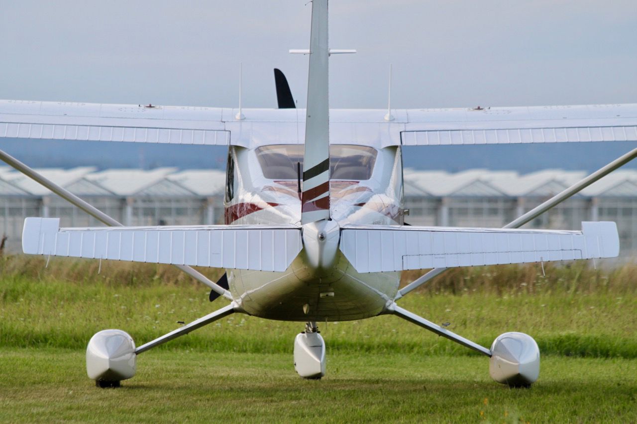 2006 Cessna 182T Skylane - Exterior