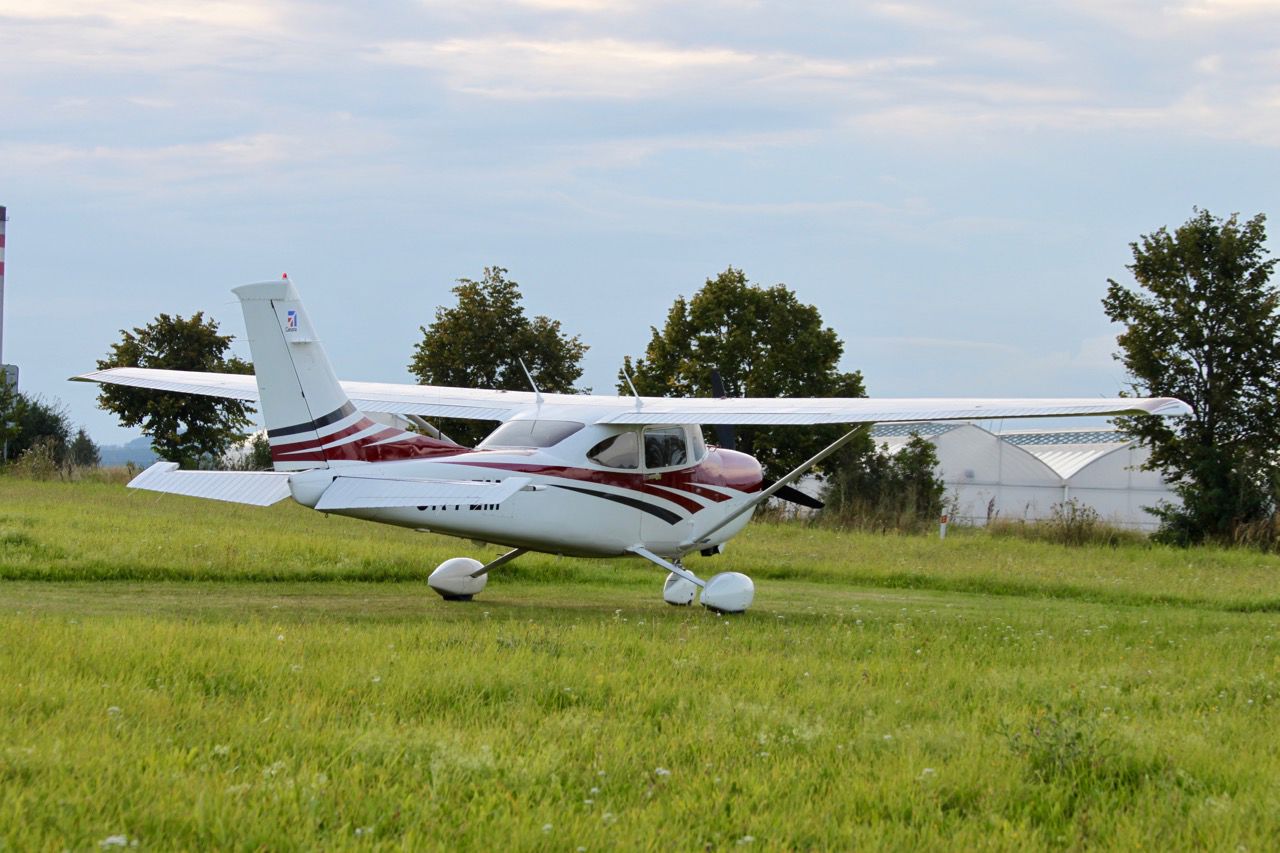 2006 Cessna 182T Skylane - Exterior