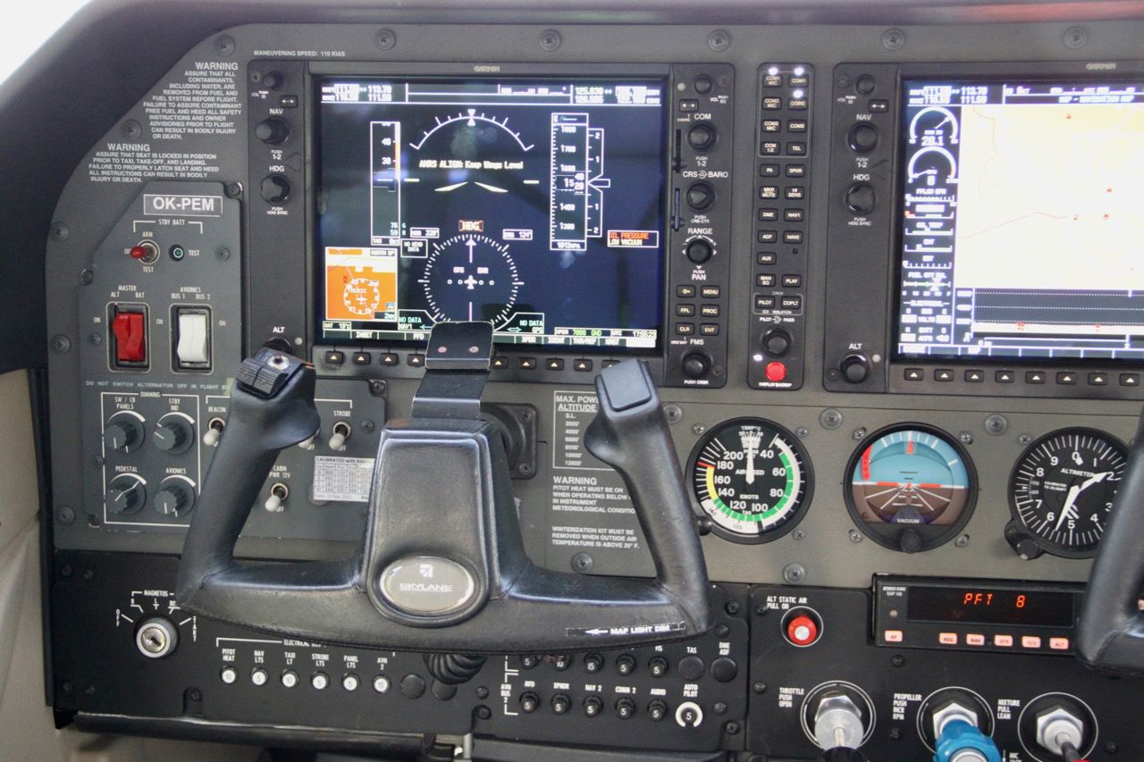 2006 Cessna 182T Skylane - Interior