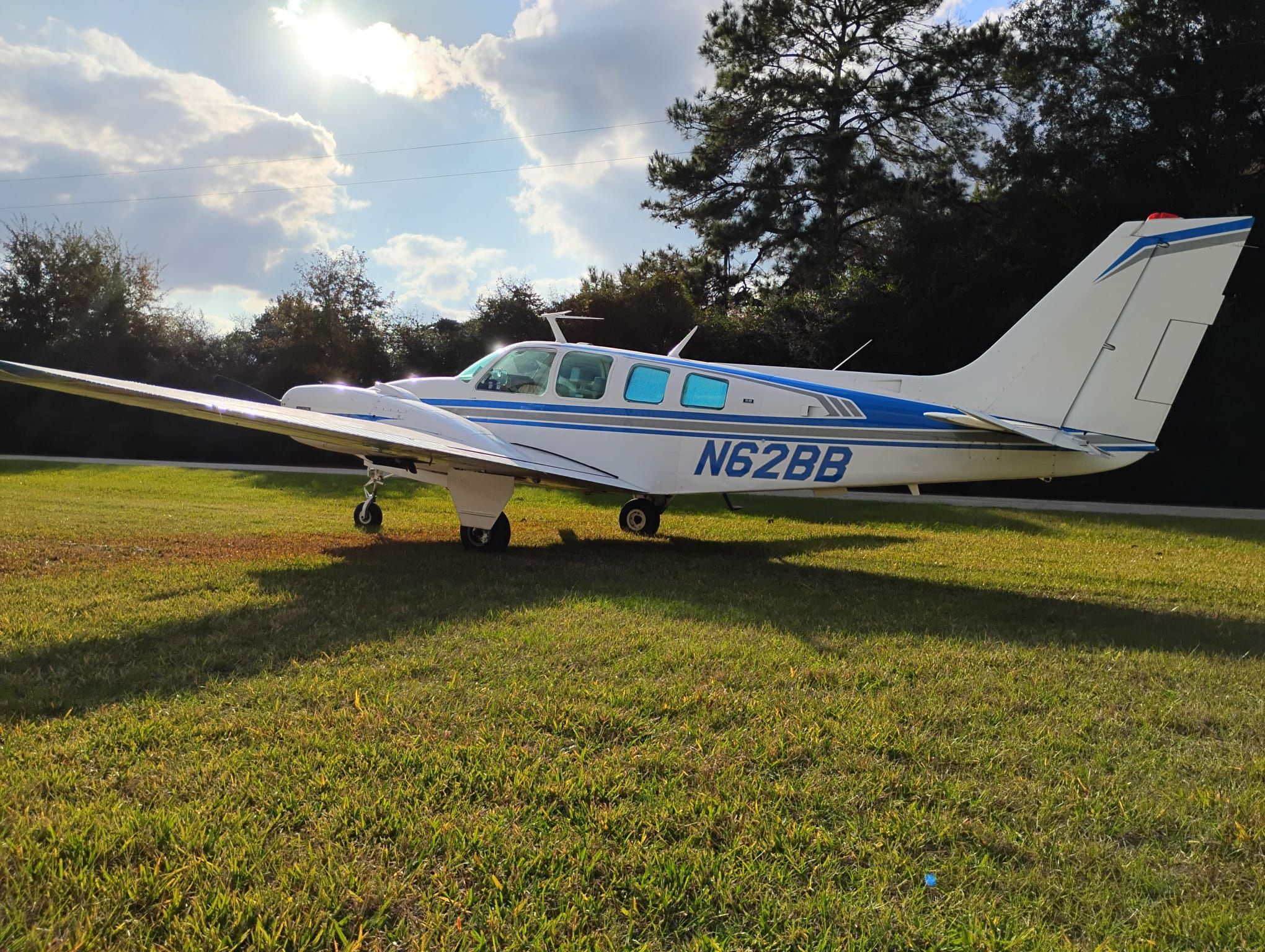 1973 Beechcraft Baron 58 - Exterior