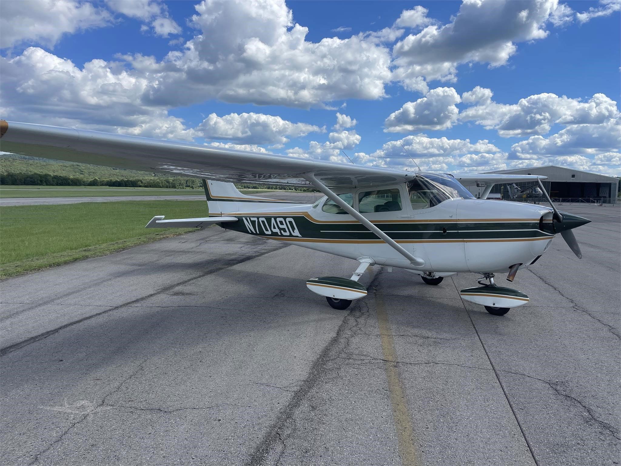 1972 Cessna 172L - Exterior