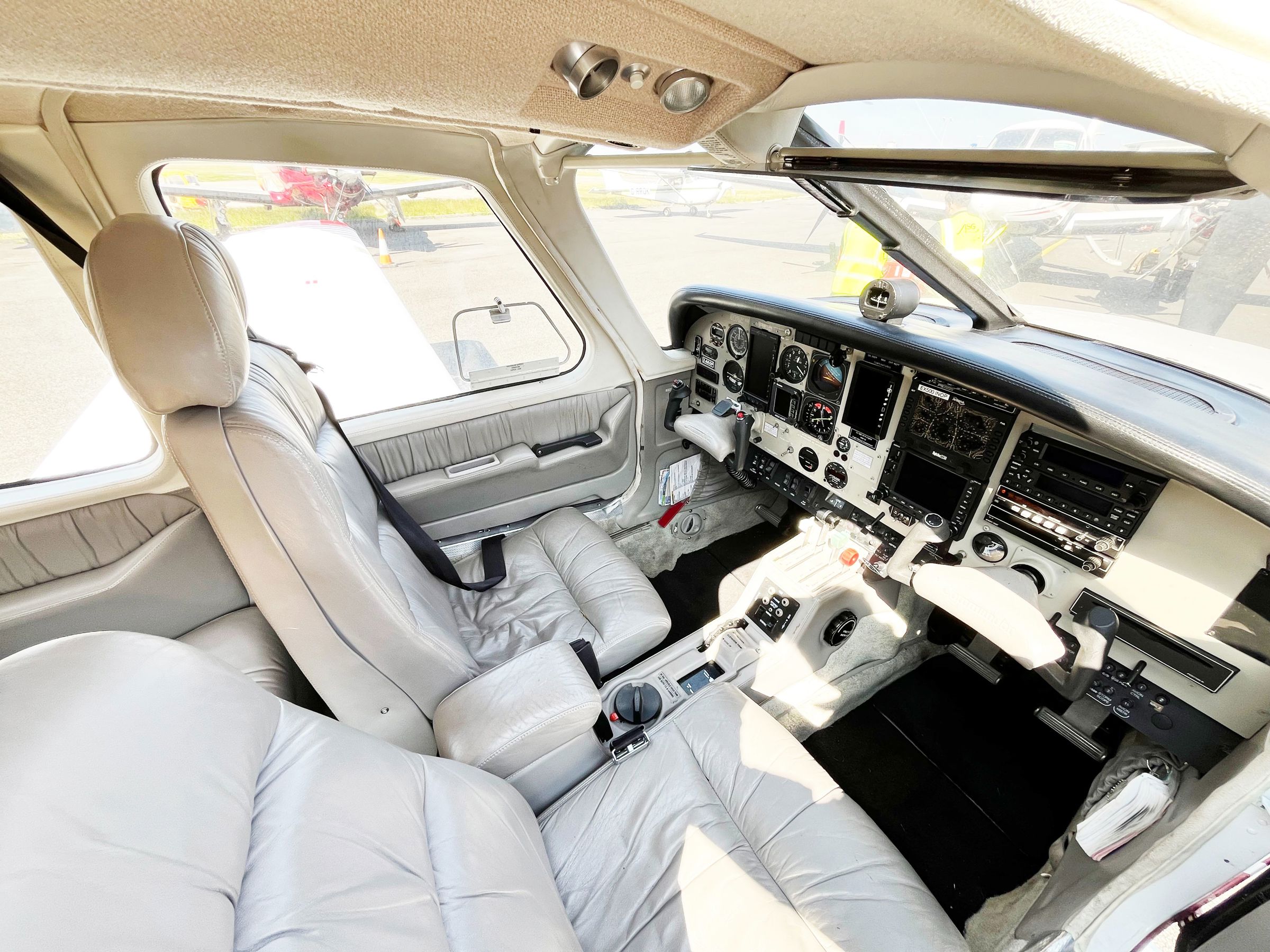 1999 Rockwell Commander 114B - Interior