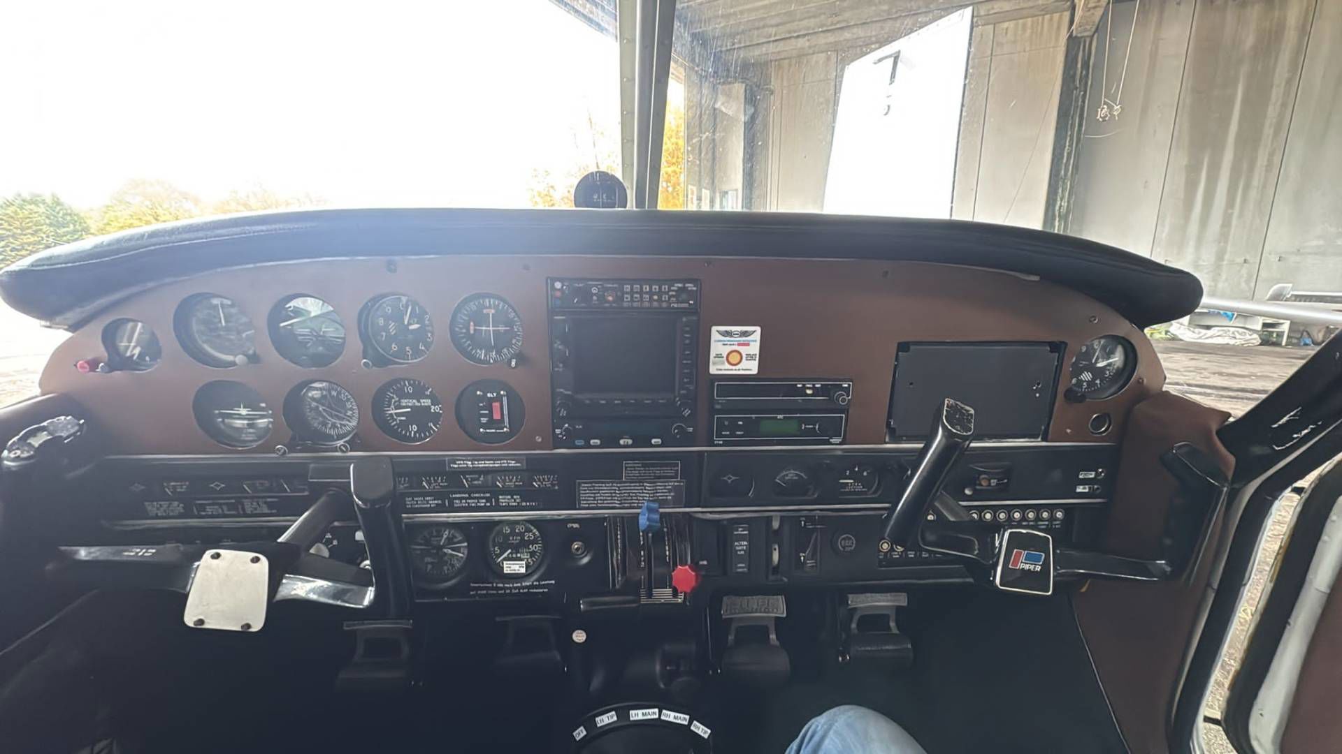 1973 Piper PA-32-300 Cherokee Six - Interior