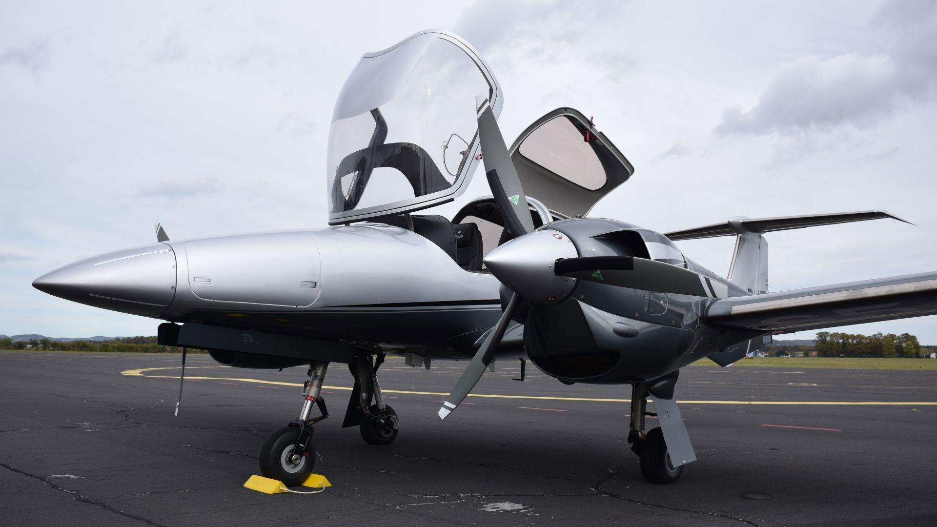 2026 Diamond DA42-VI - Exterior