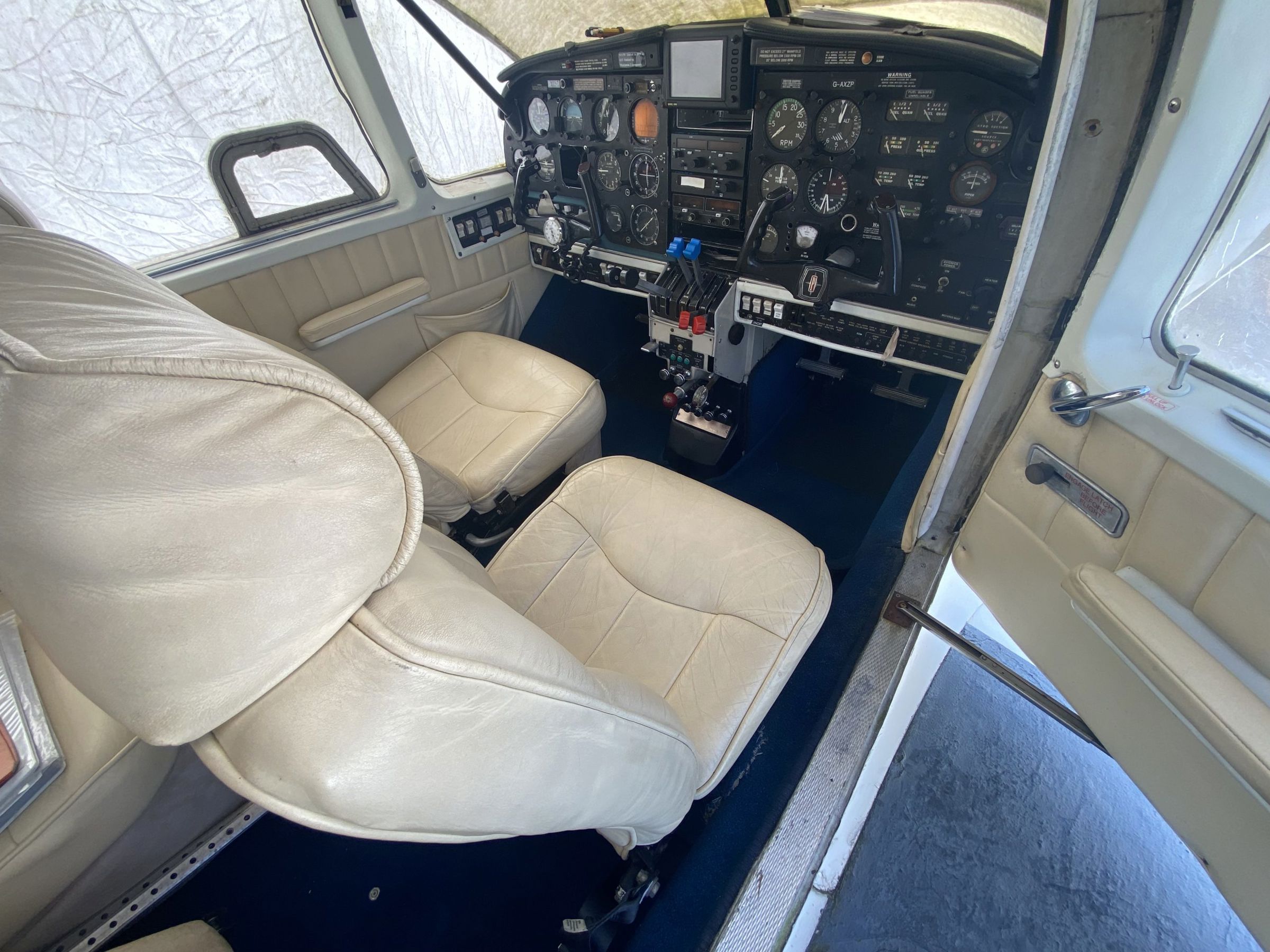 1970 Piper PA-23-250 Aztec - Interior