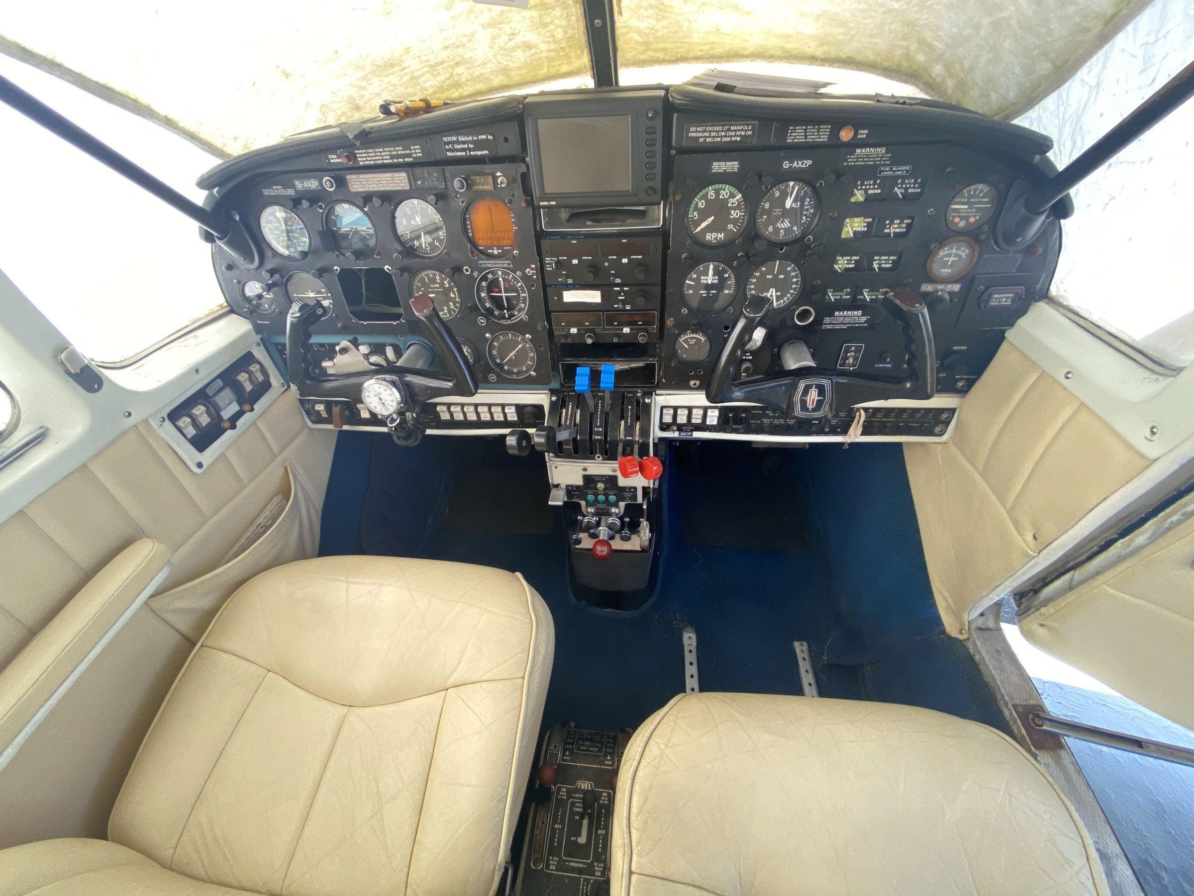 1970 Piper PA-23-250 Aztec - Interior