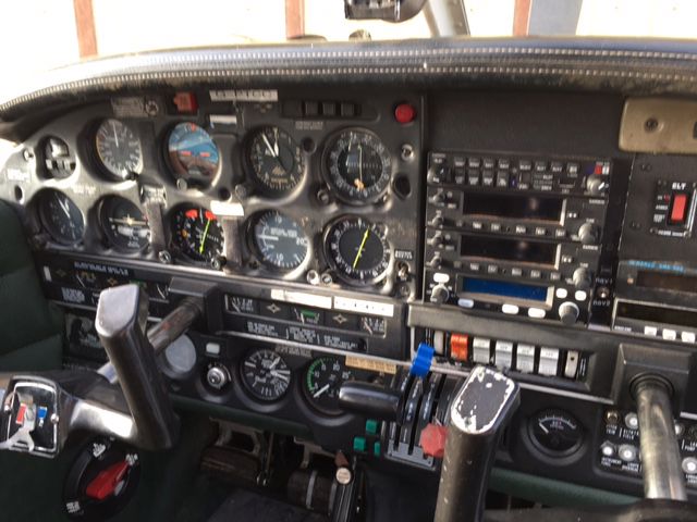 1980 Piper PA-28RT-201 Arrow IV - Interior
