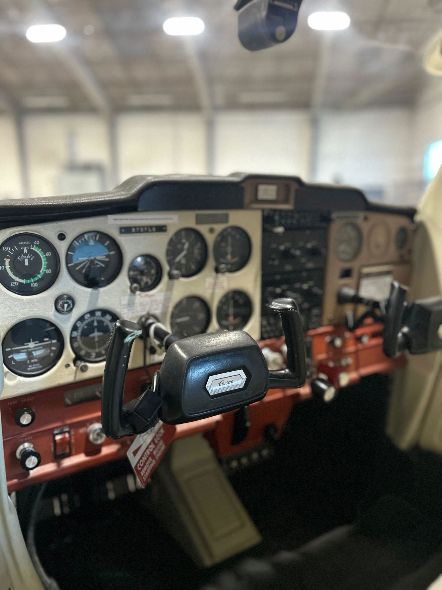 1977 Cessna 152 - Interior