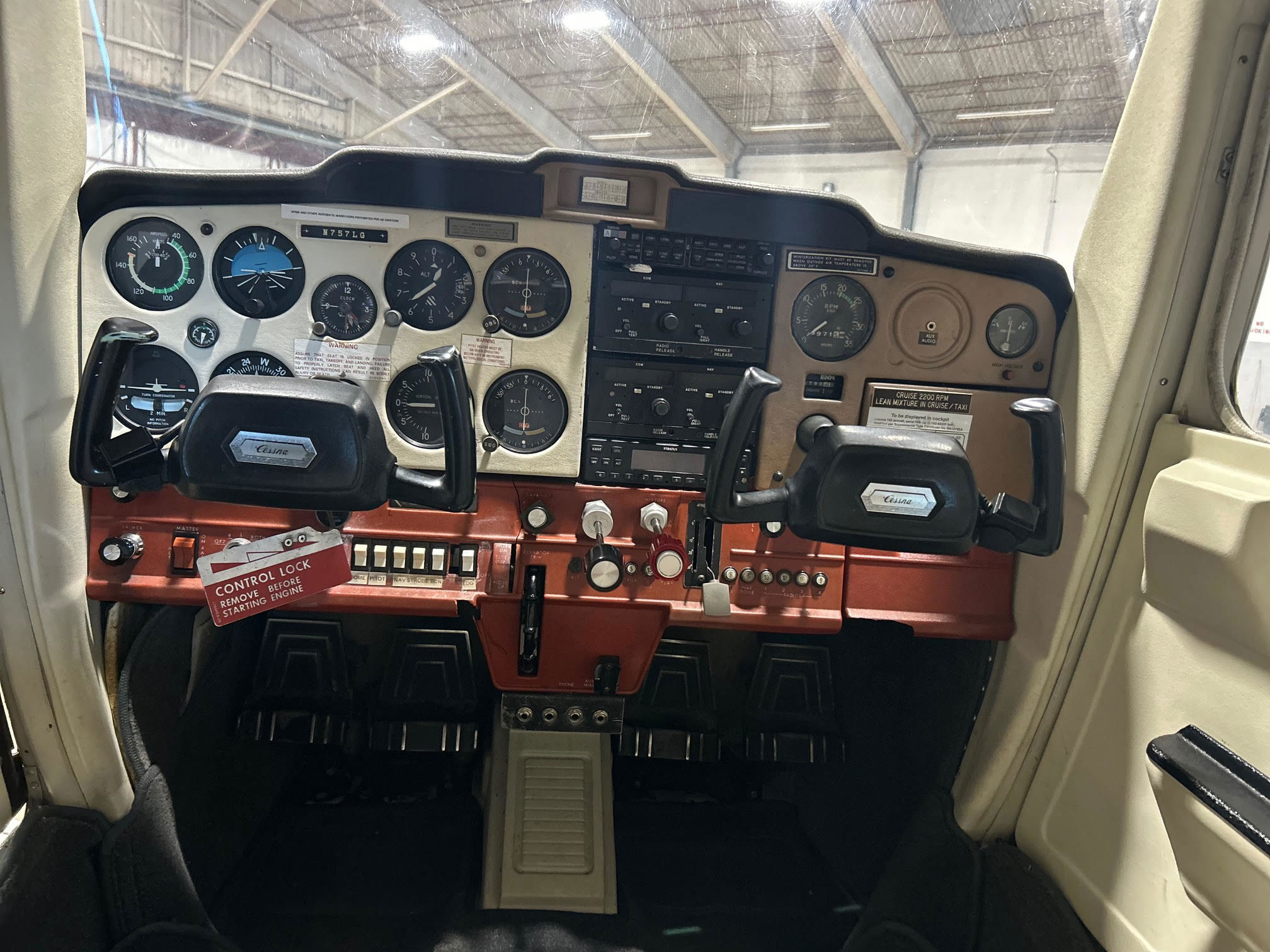 1977 Cessna 152 - Interior