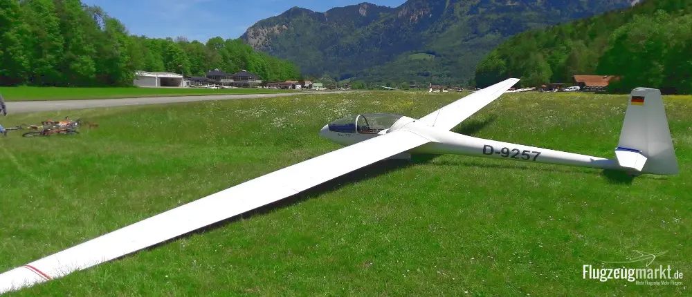 1979 Schempp-Hirth Cirrus VTC - Exterior