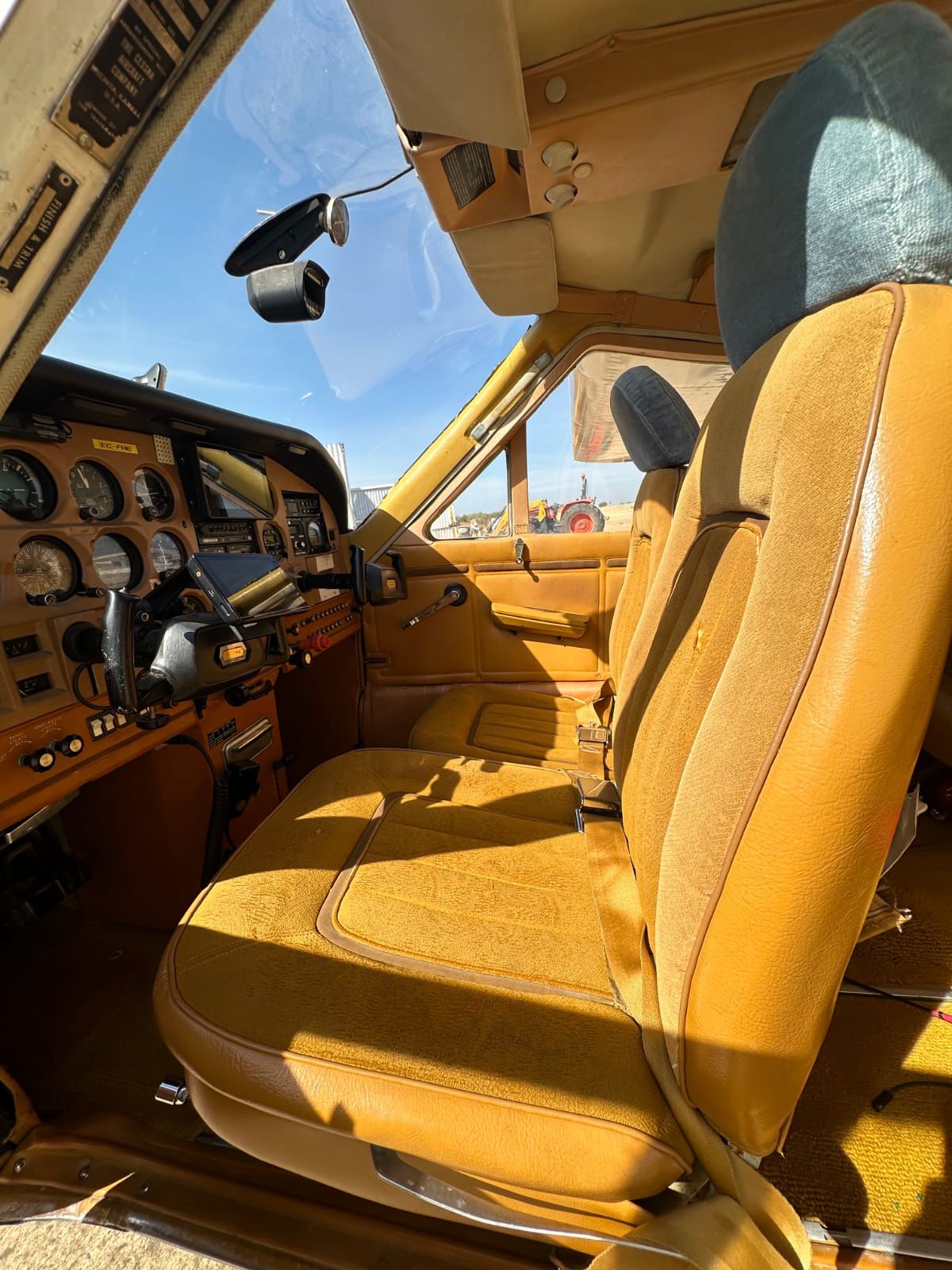 1976 Cessna 177RG Cardinal - Interior