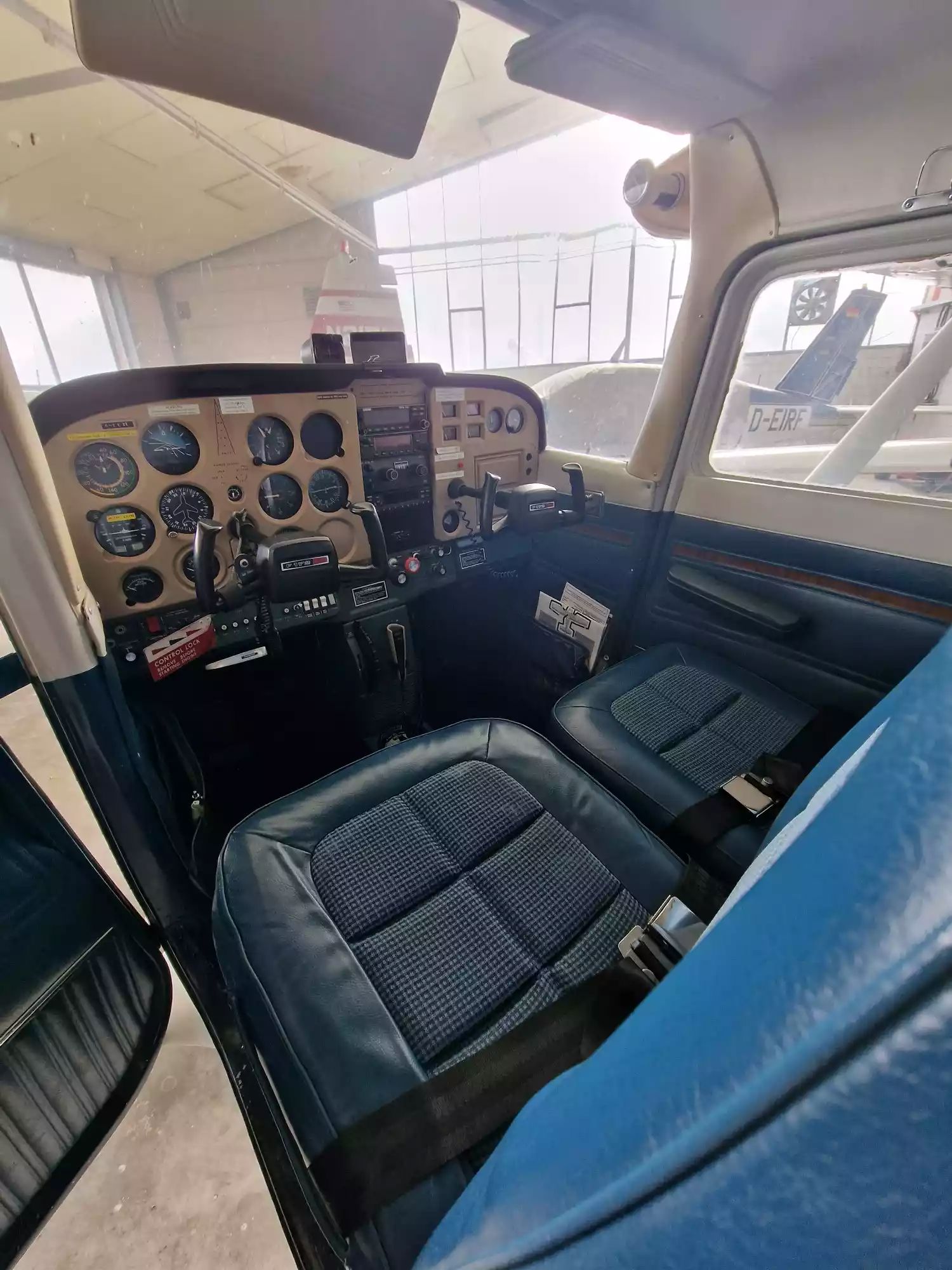 1972 Cessna 172L - Interior