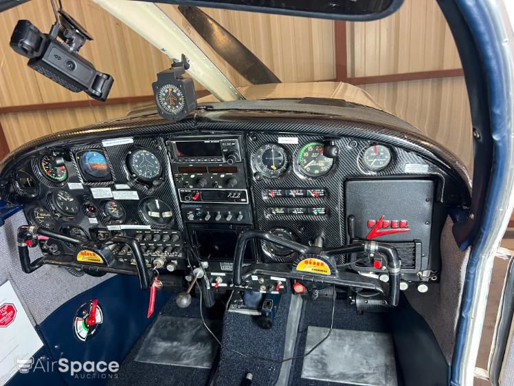 1963 Piper PA-28-140 Cherokee - Interior