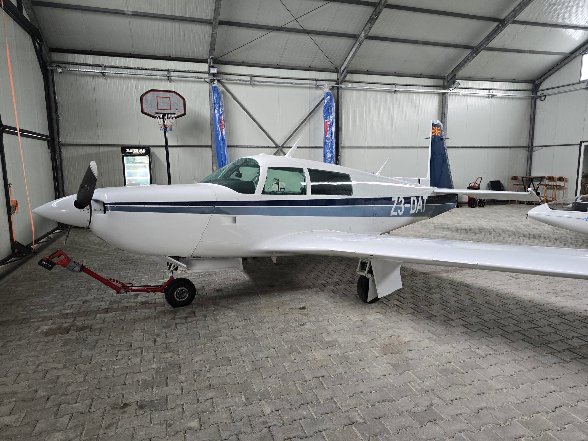 1981 Mooney M20K 231 - Exterior