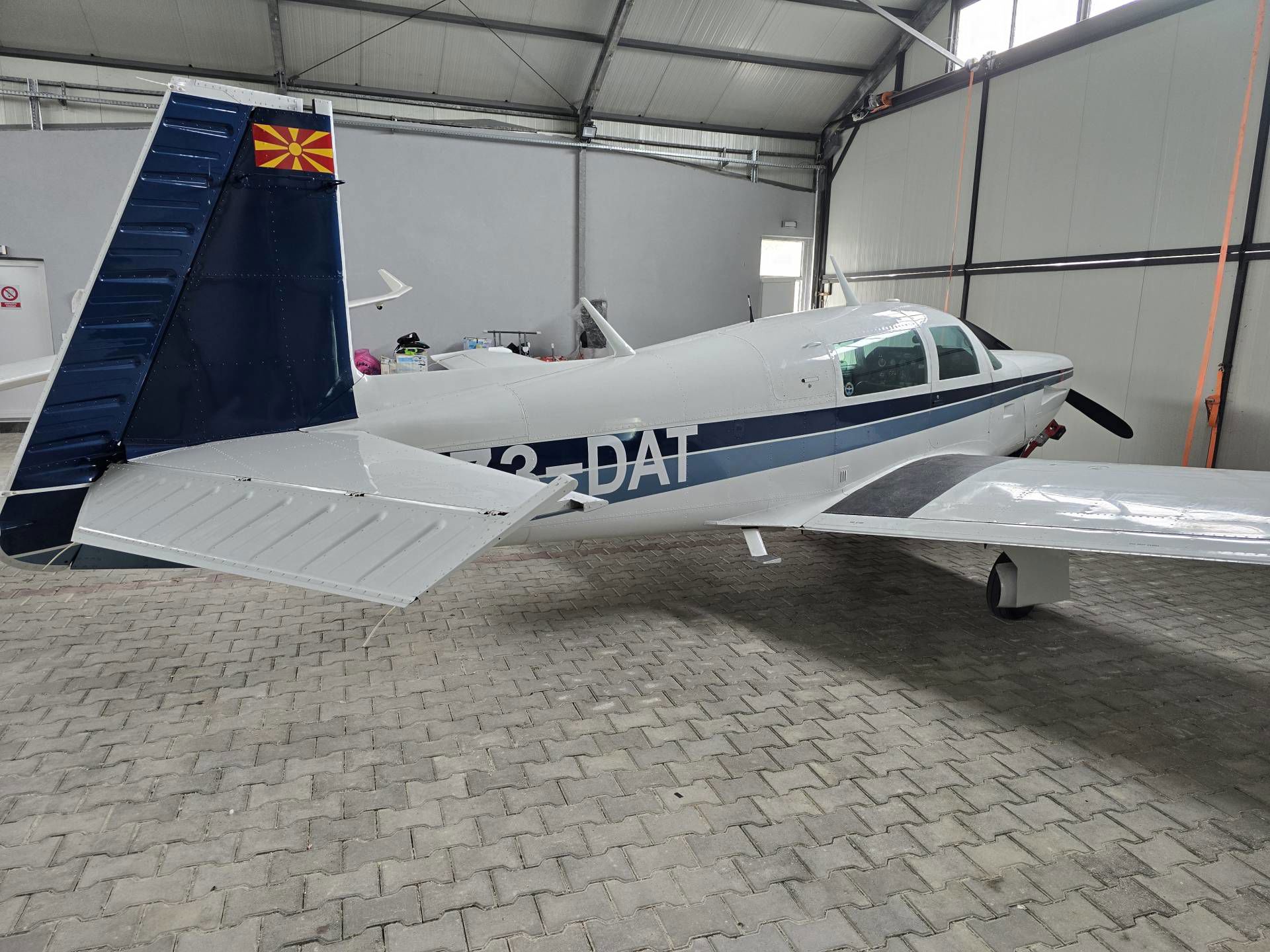 1981 Mooney M20K 231 - Exterior