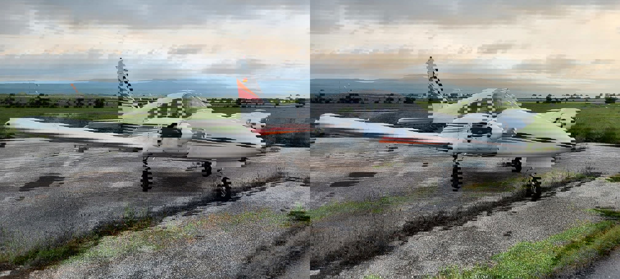 1972 Piper PA-34-200 Seneca - Exterior