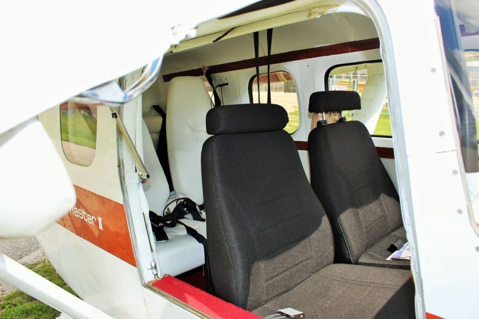 1977 Cessna 337G Super Skymaster - Interior