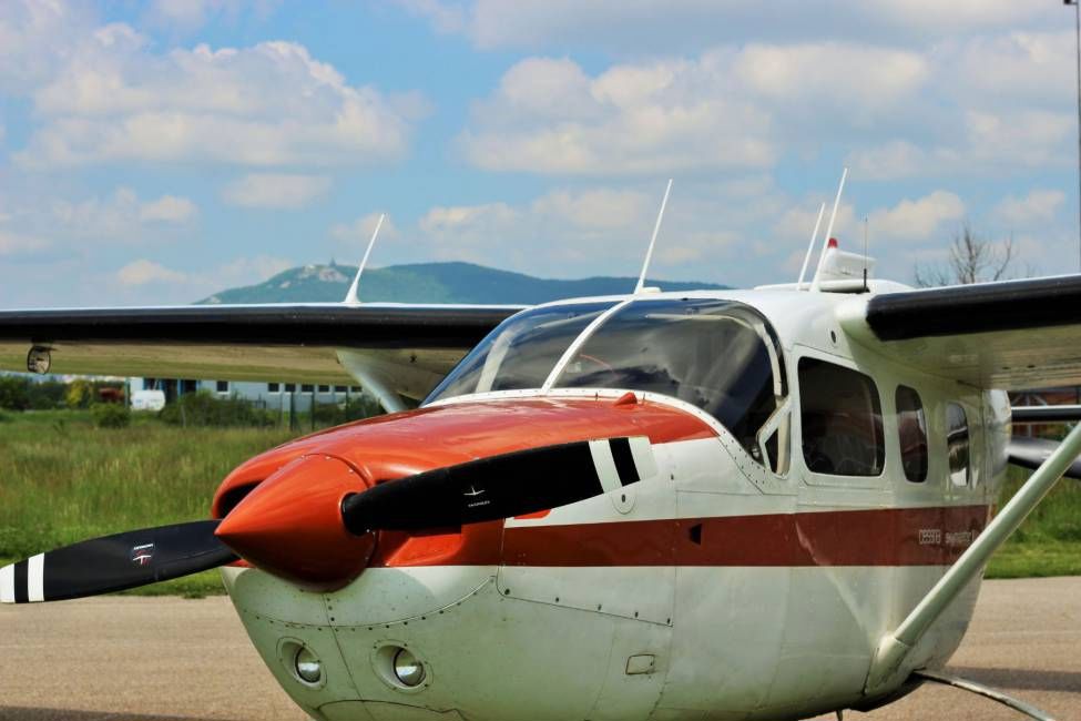 1977 Cessna 337G Super Skymaster - Exterior