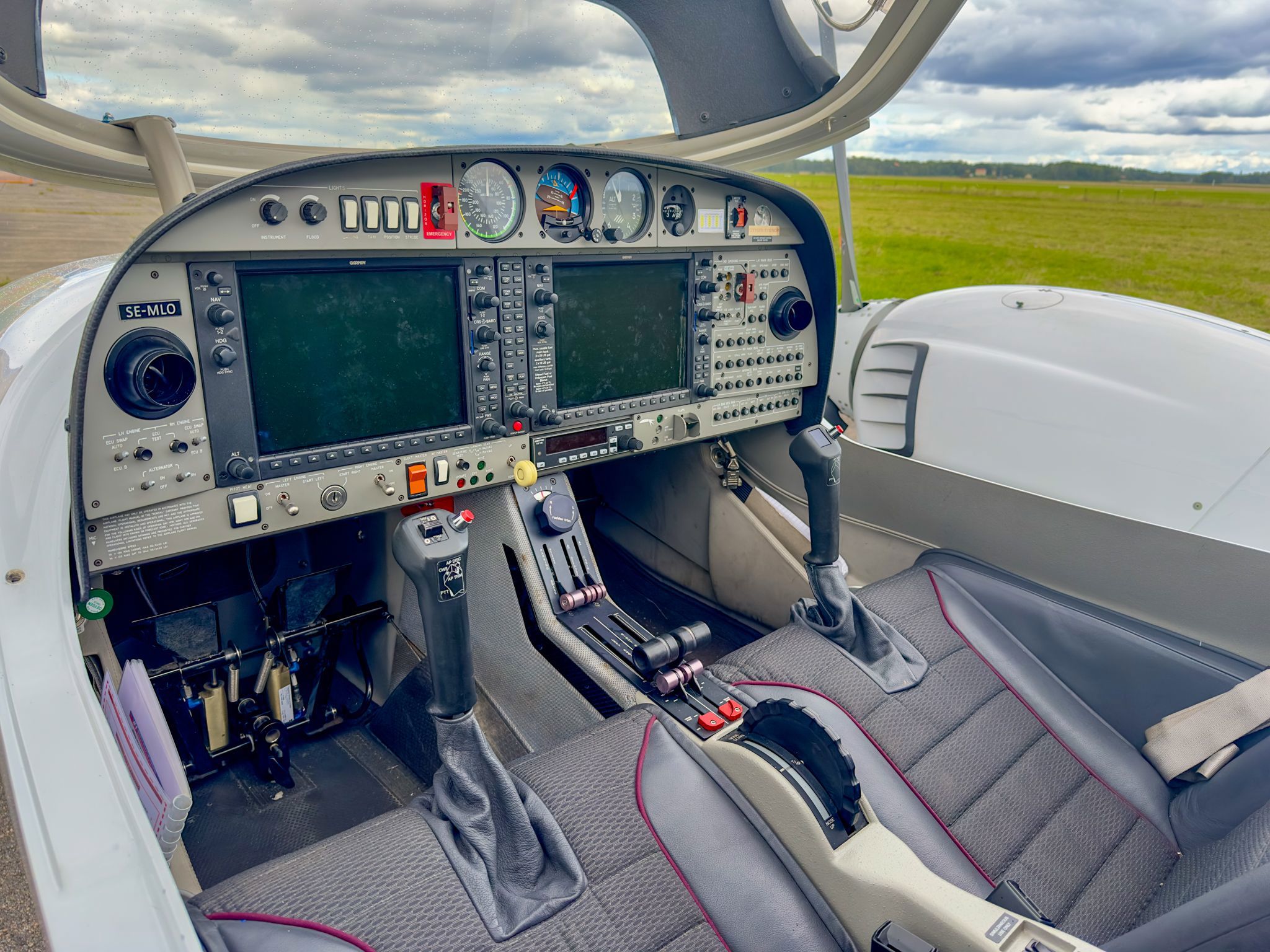 2007 Diamond DA42 Twin Star - Interior