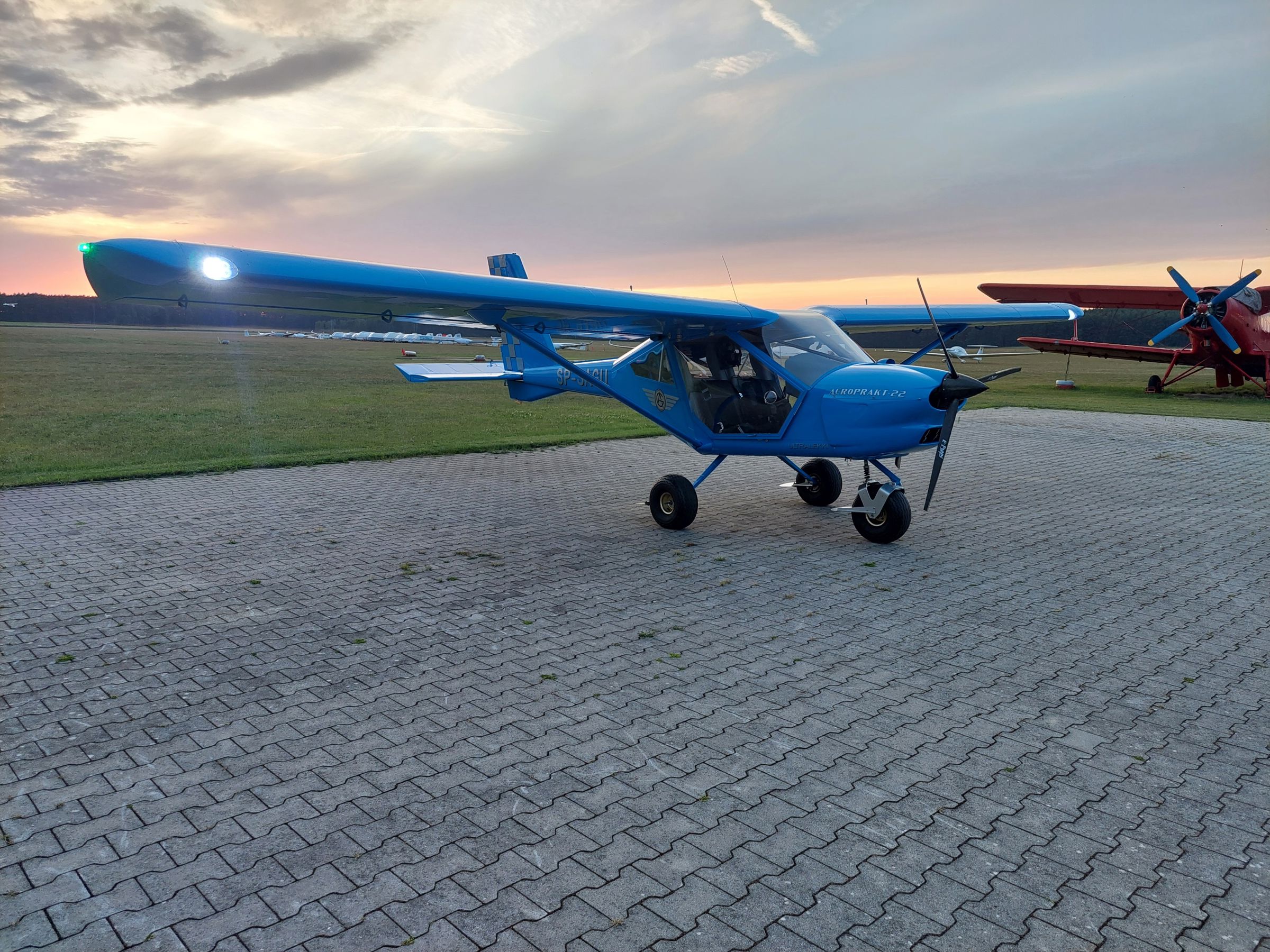 2015 Aeroprakt A-22 - Exterior