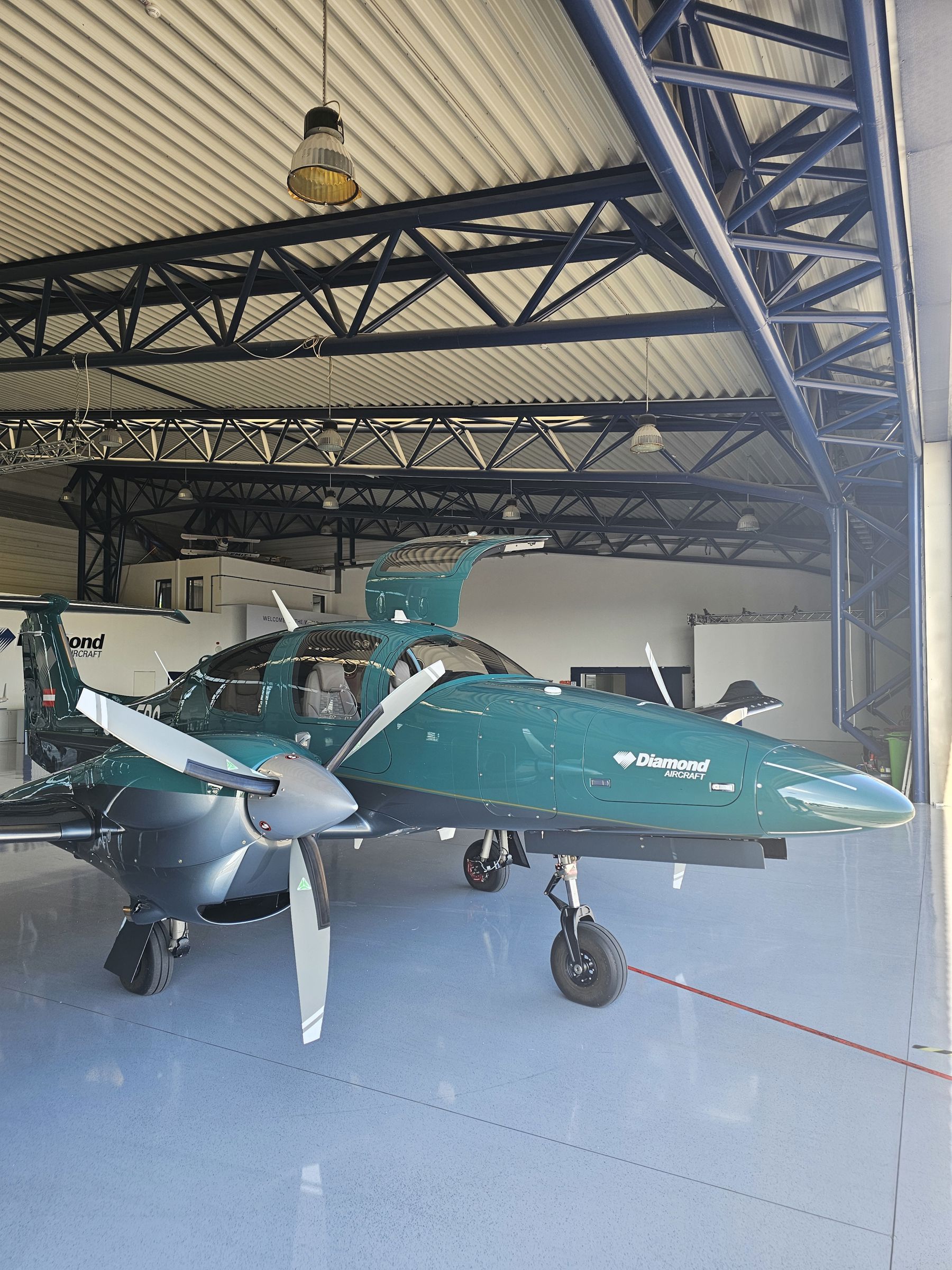 2025 Diamond DA62 - Exterior