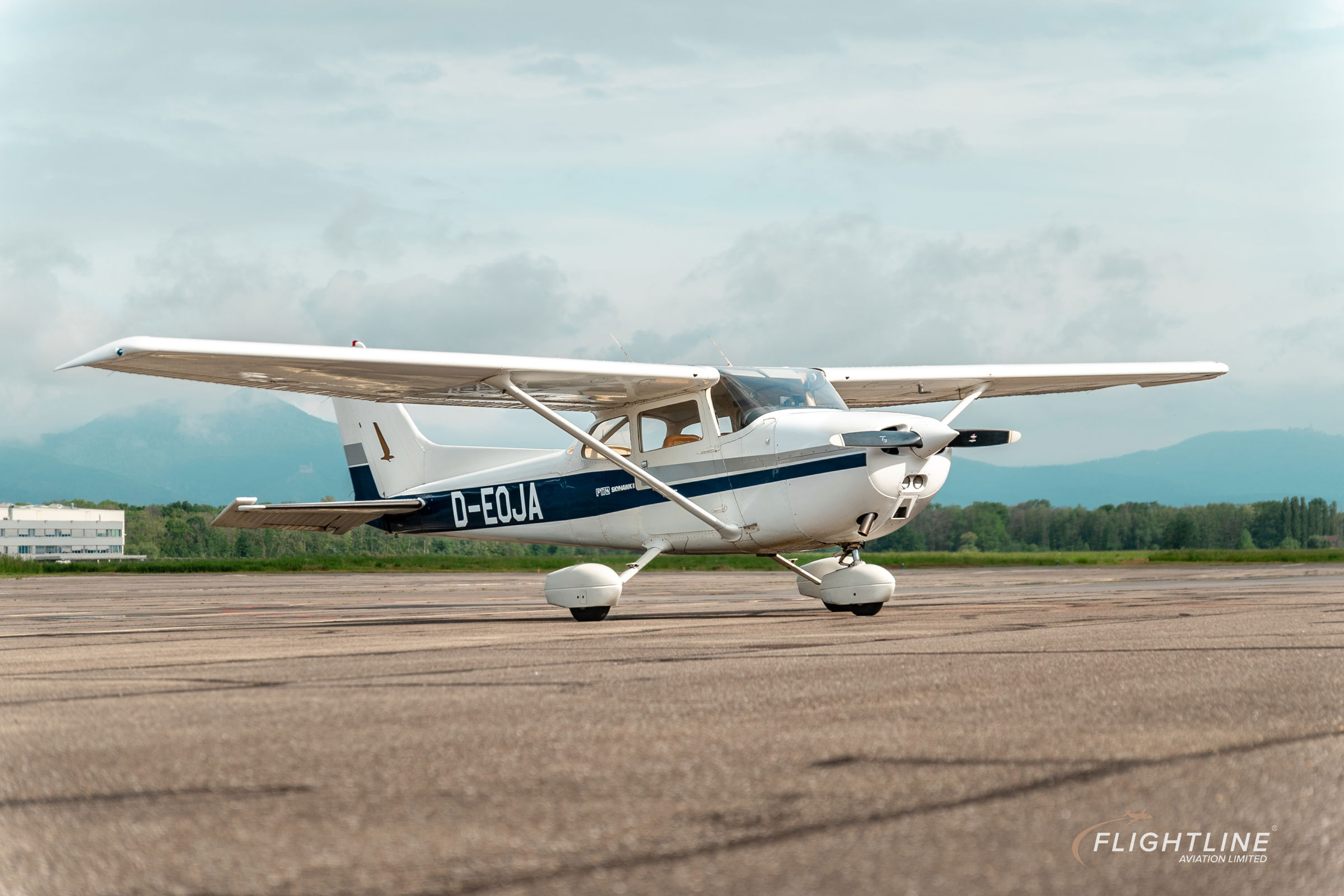 1977 Cessna (Reims) F172N - Exterior