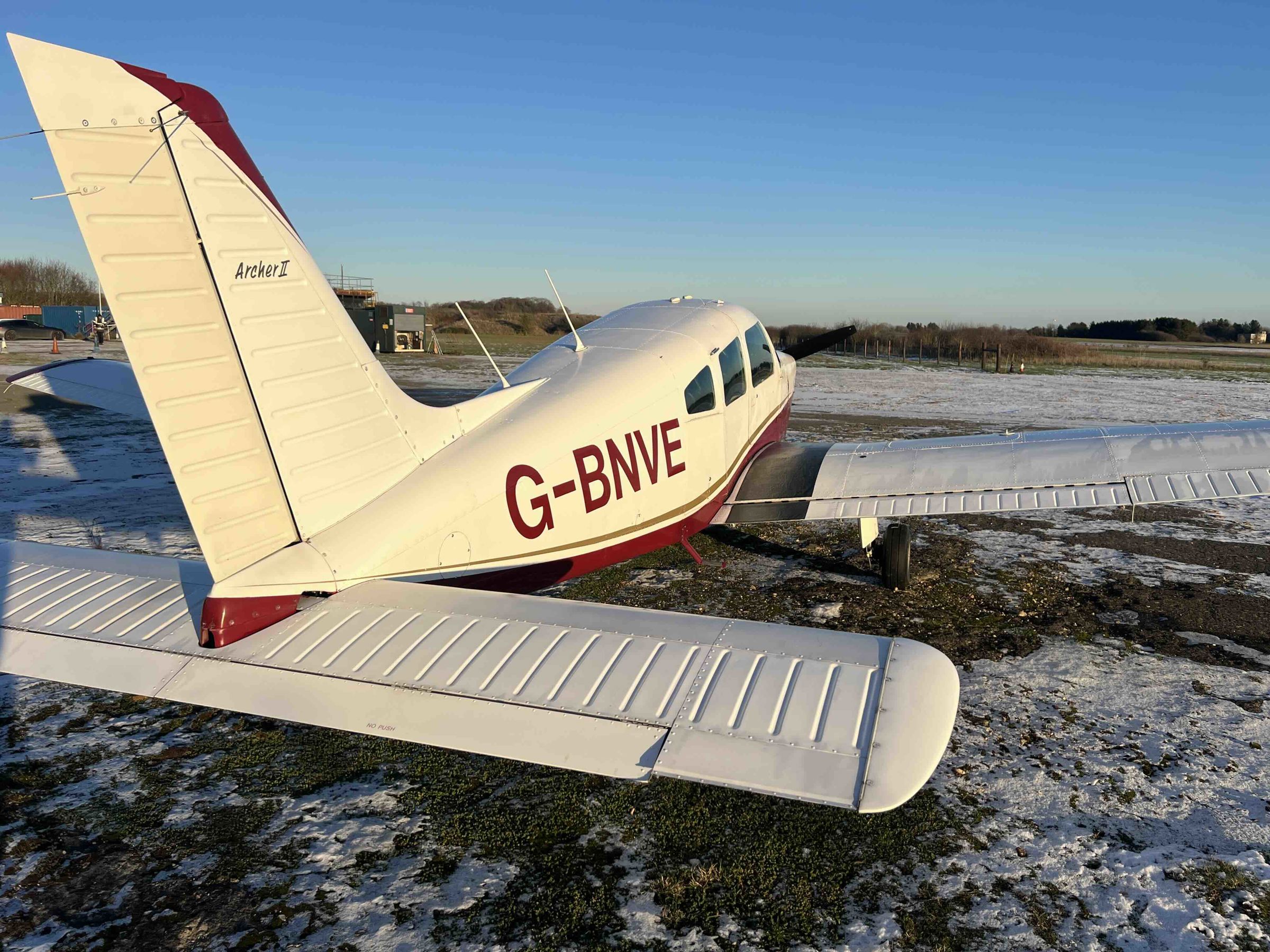 1984 Piper PA-28-181 Archer II - Exterior