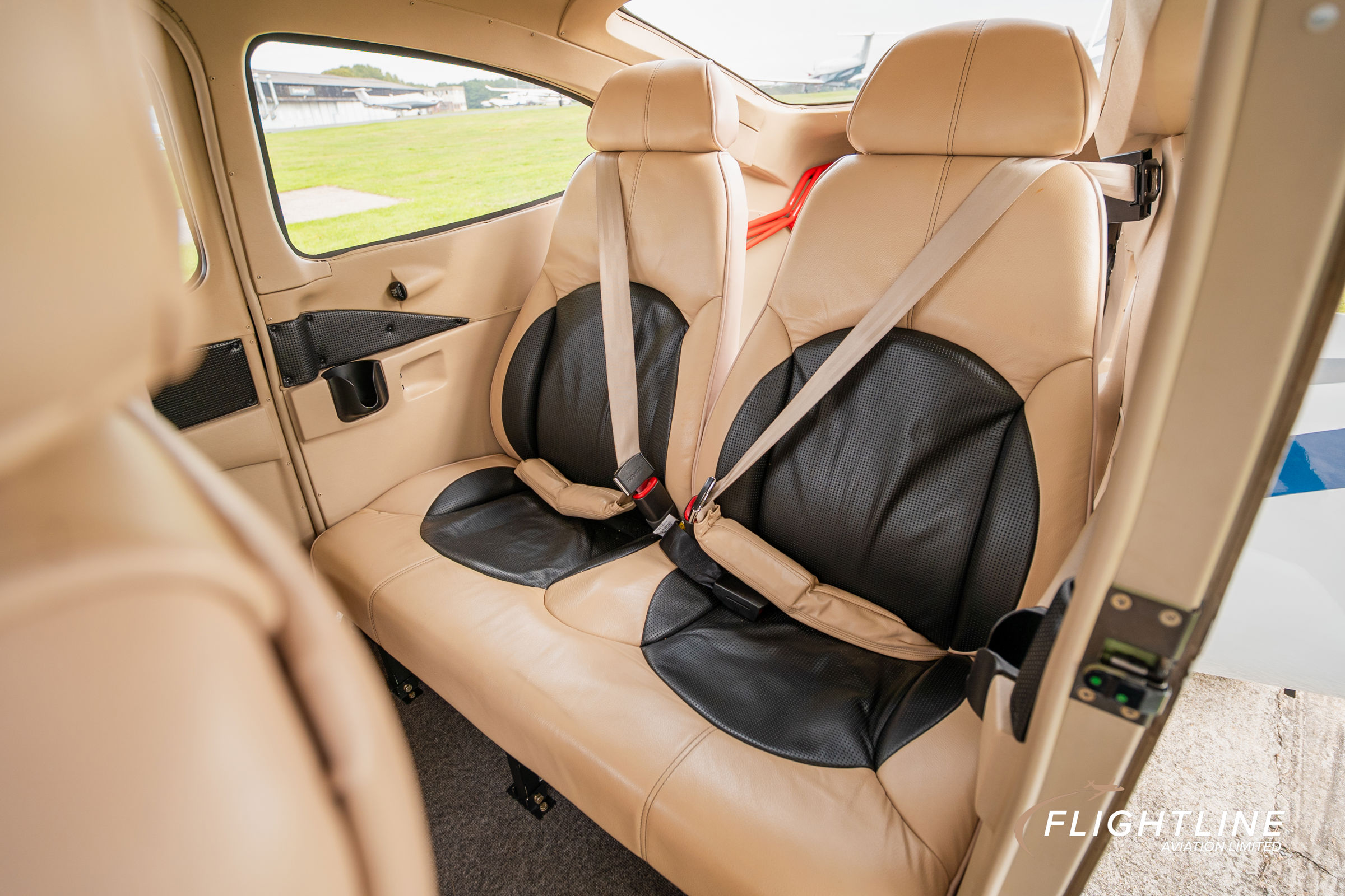 2015 Cessna 182T Skylane - Interior