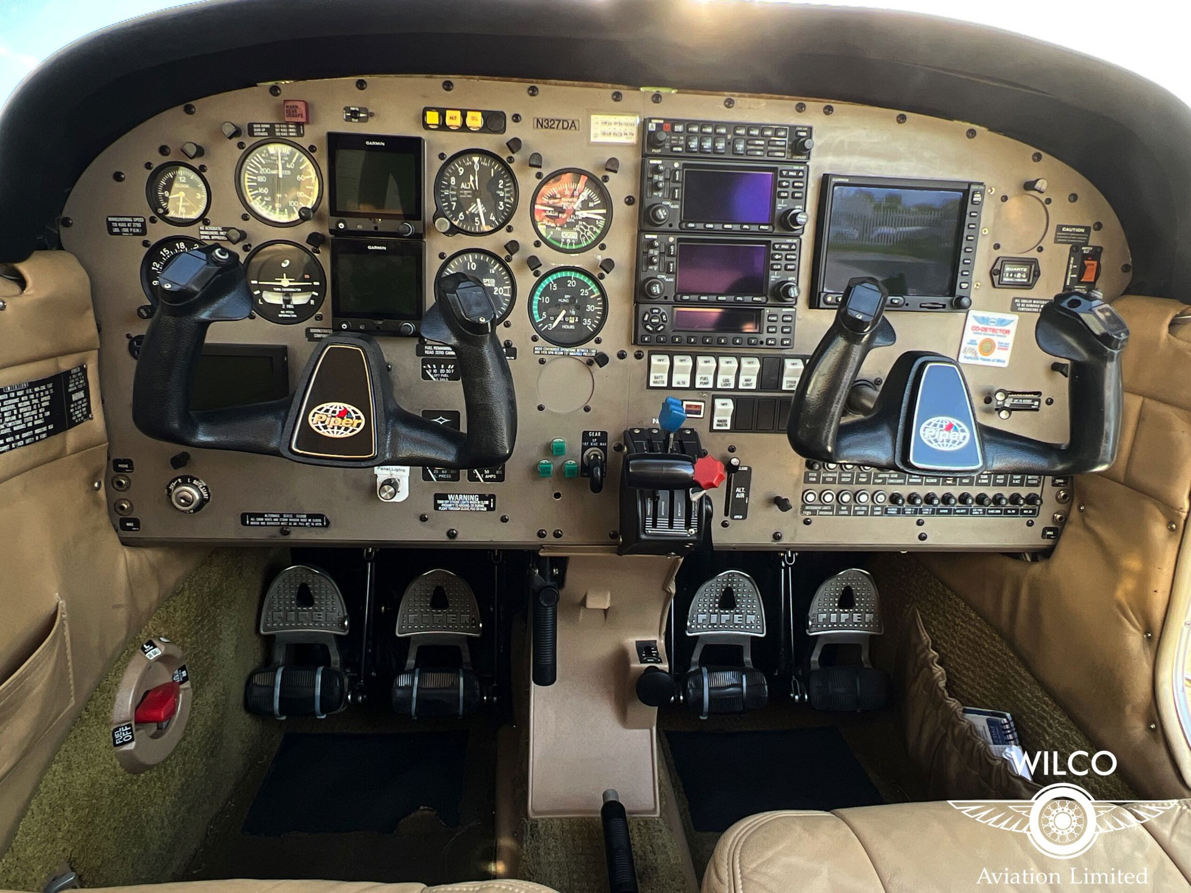 2002 Piper PA-28R-201 Arrow III - Interior