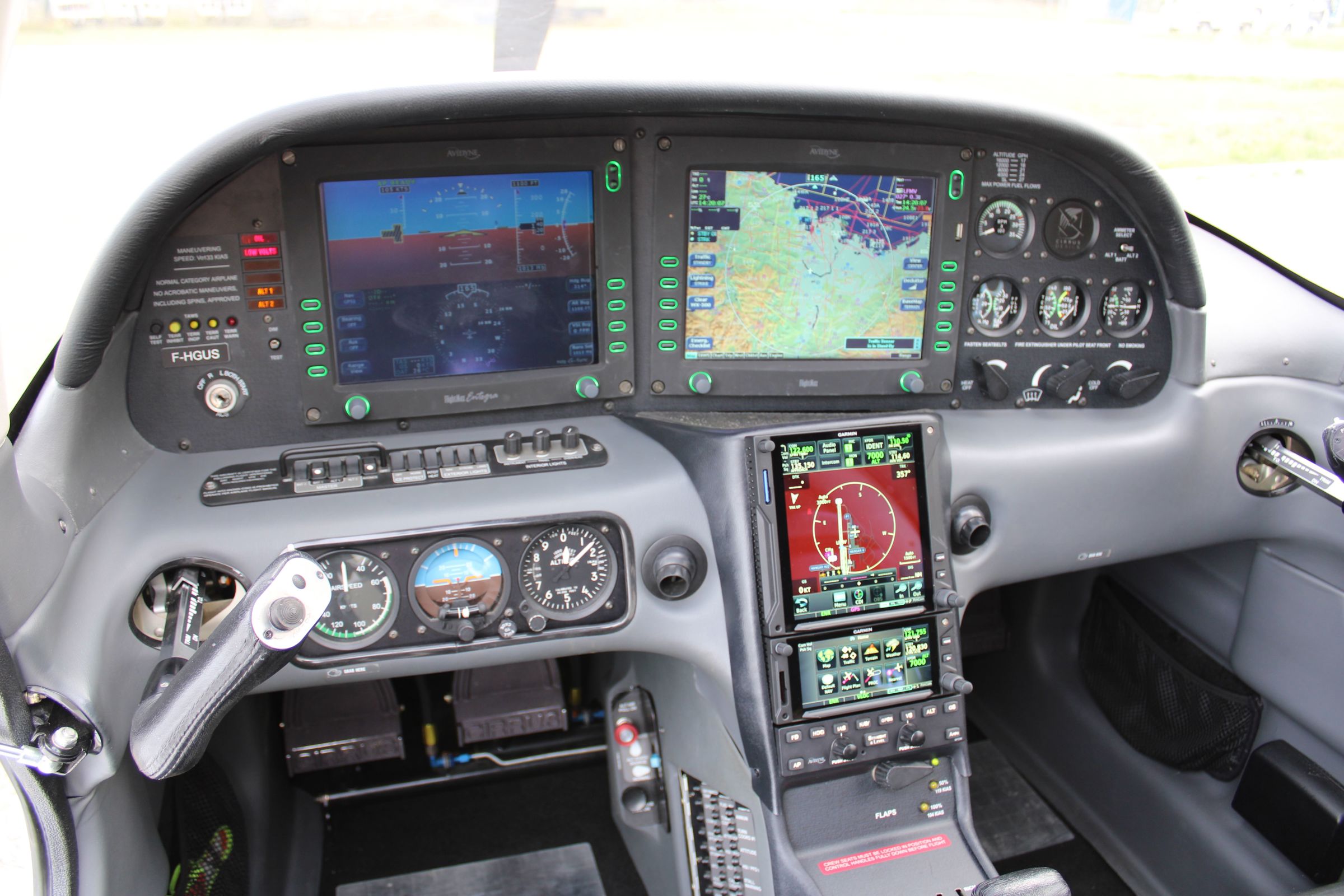 2005 Cirrus SR22 G2 GTS - Interior