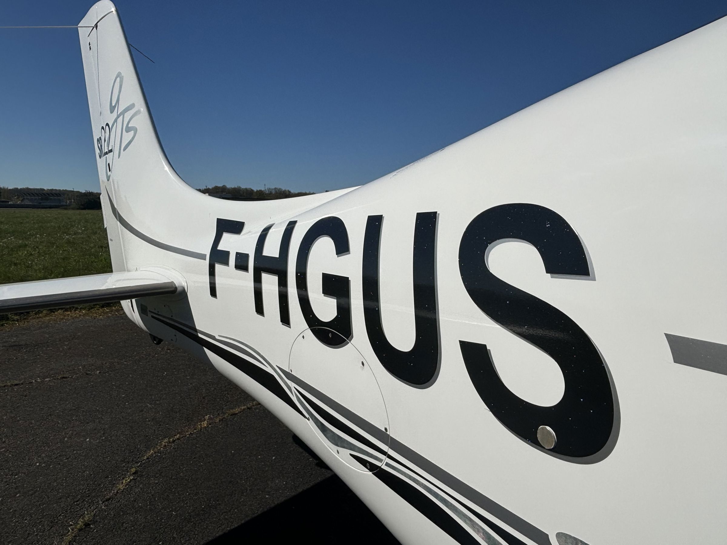 2005 Cirrus SR22 G2 GTS - Exterior