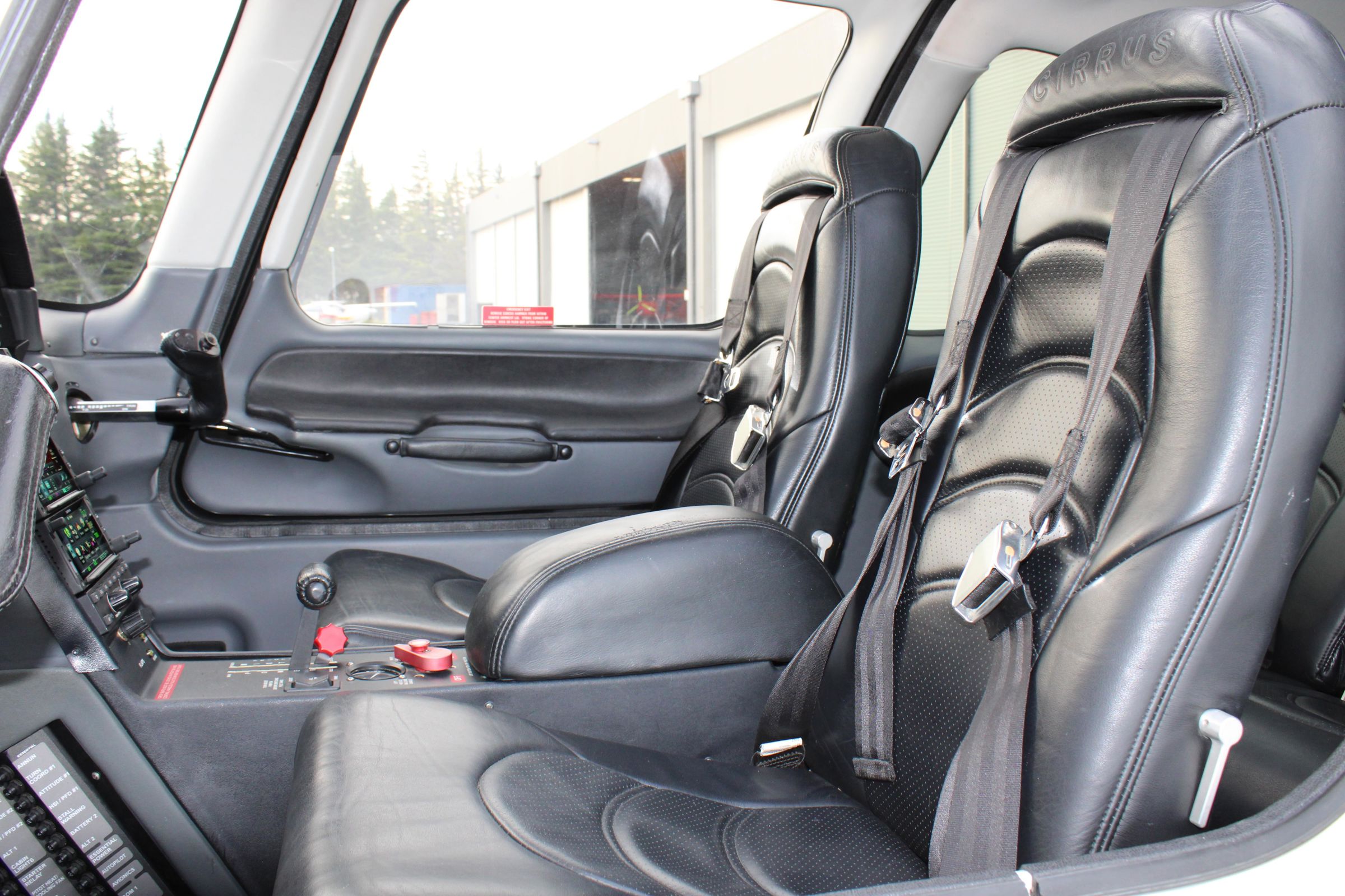2005 Cirrus SR22 G2 GTS - Interior