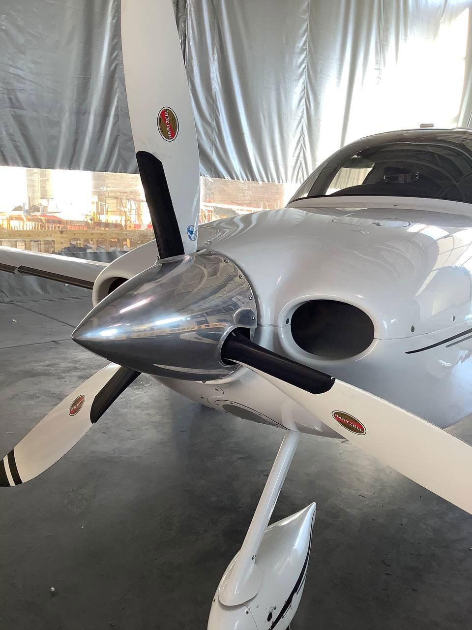 2005 Cirrus SR22 G2 - Exterior