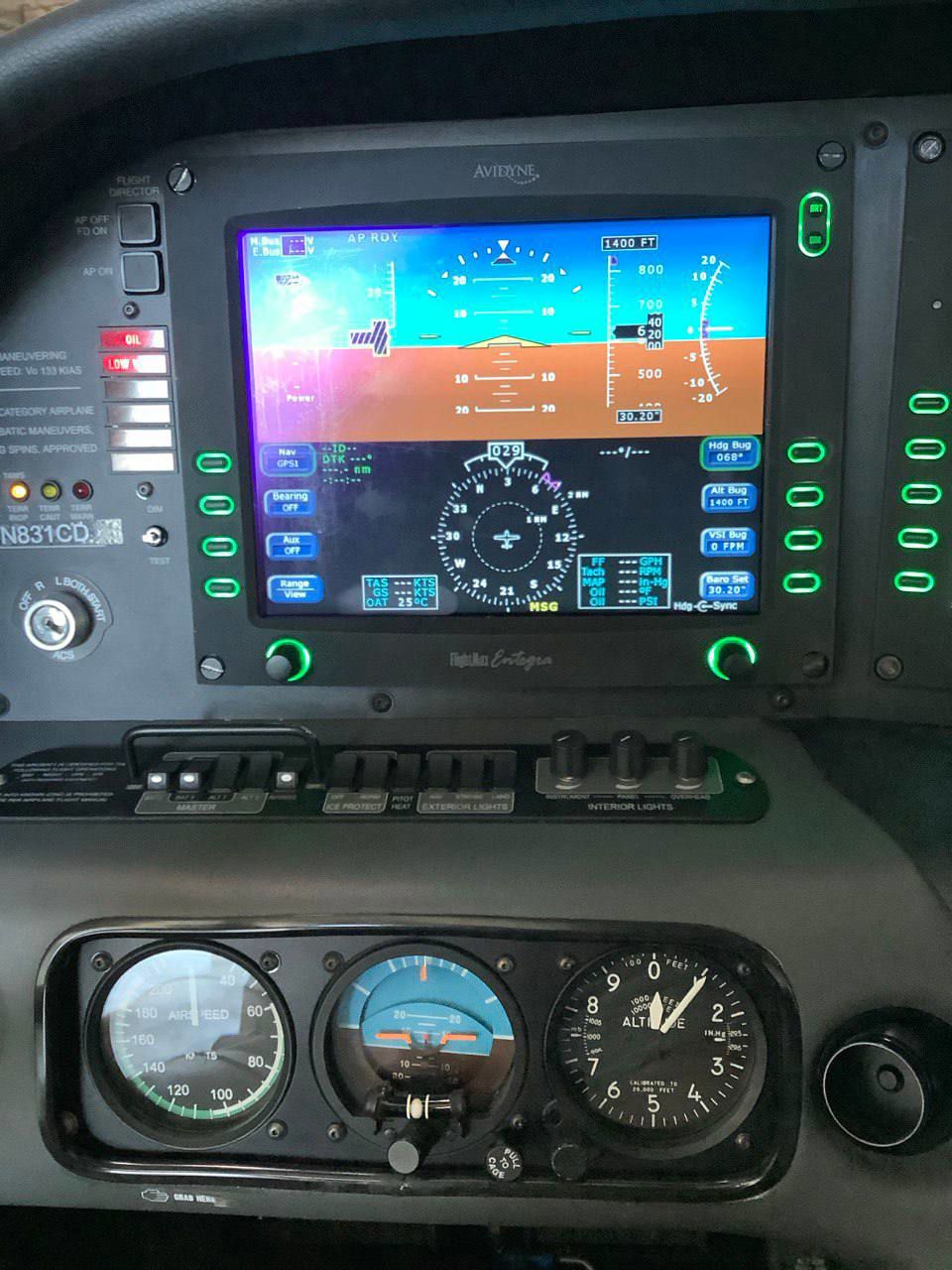 2005 Cirrus SR22 G2 - Interior